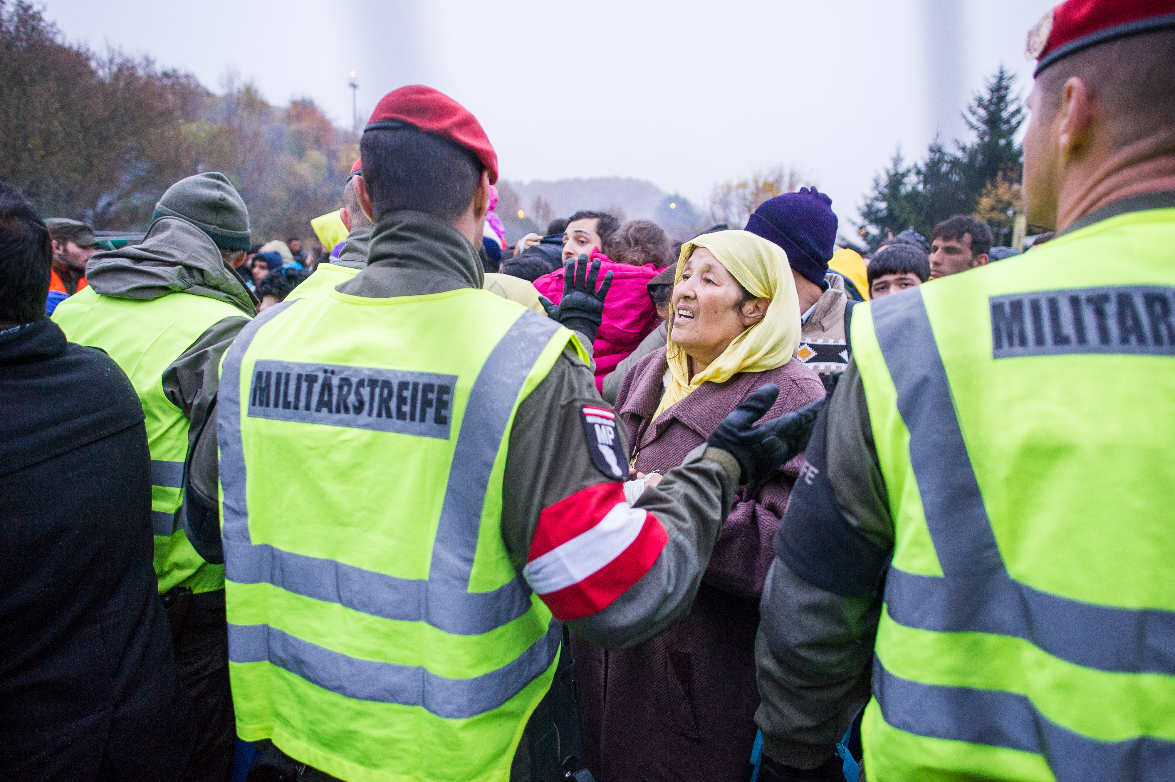 Az osztrákok katonákat küldenének a Balkánra, hogy megállítsák a menekülteket