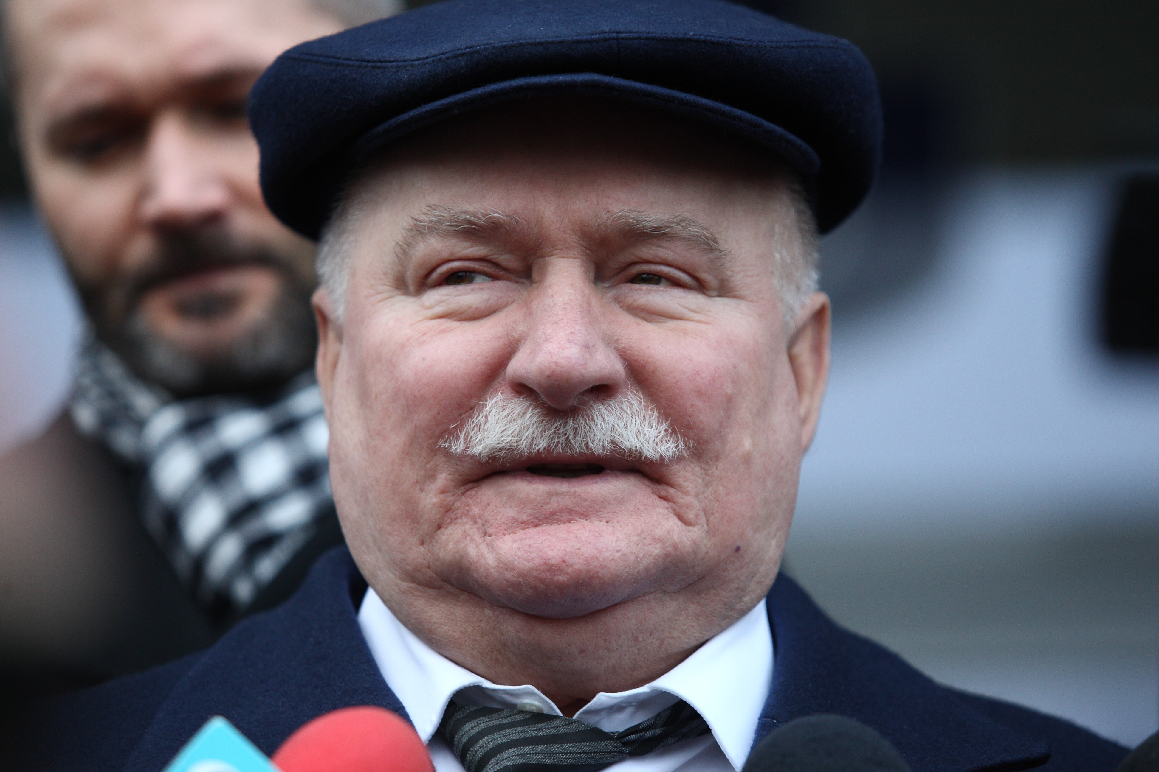 Lech Wałęsa azt mondja, „hibát követett el”, de nem működött együtt a kommunista állambiztonsággal