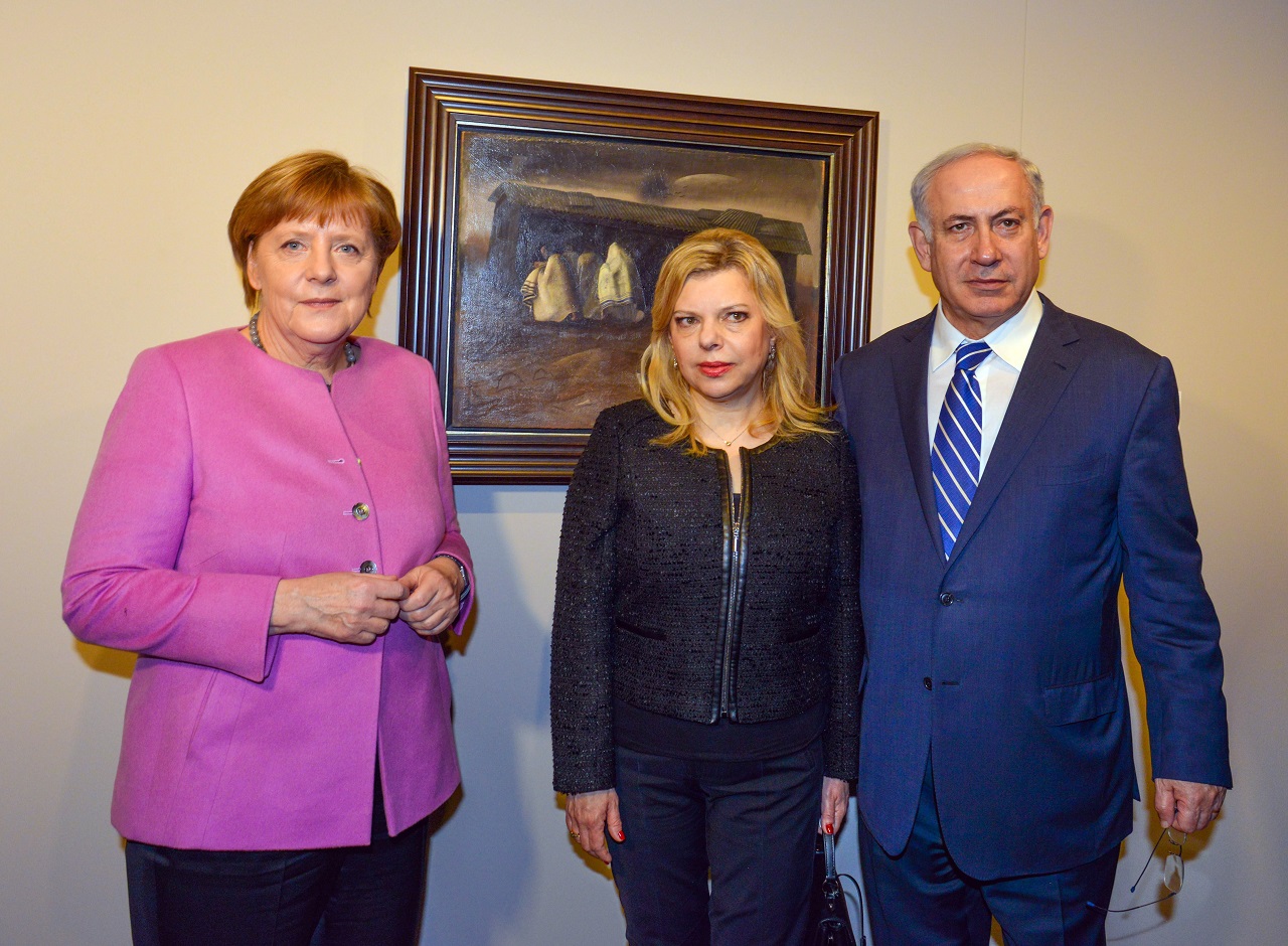 Netanjahu inkább a feleségét vitte Németországba egy kormányküldöttséggel, mint az igazságügy-miniszterét