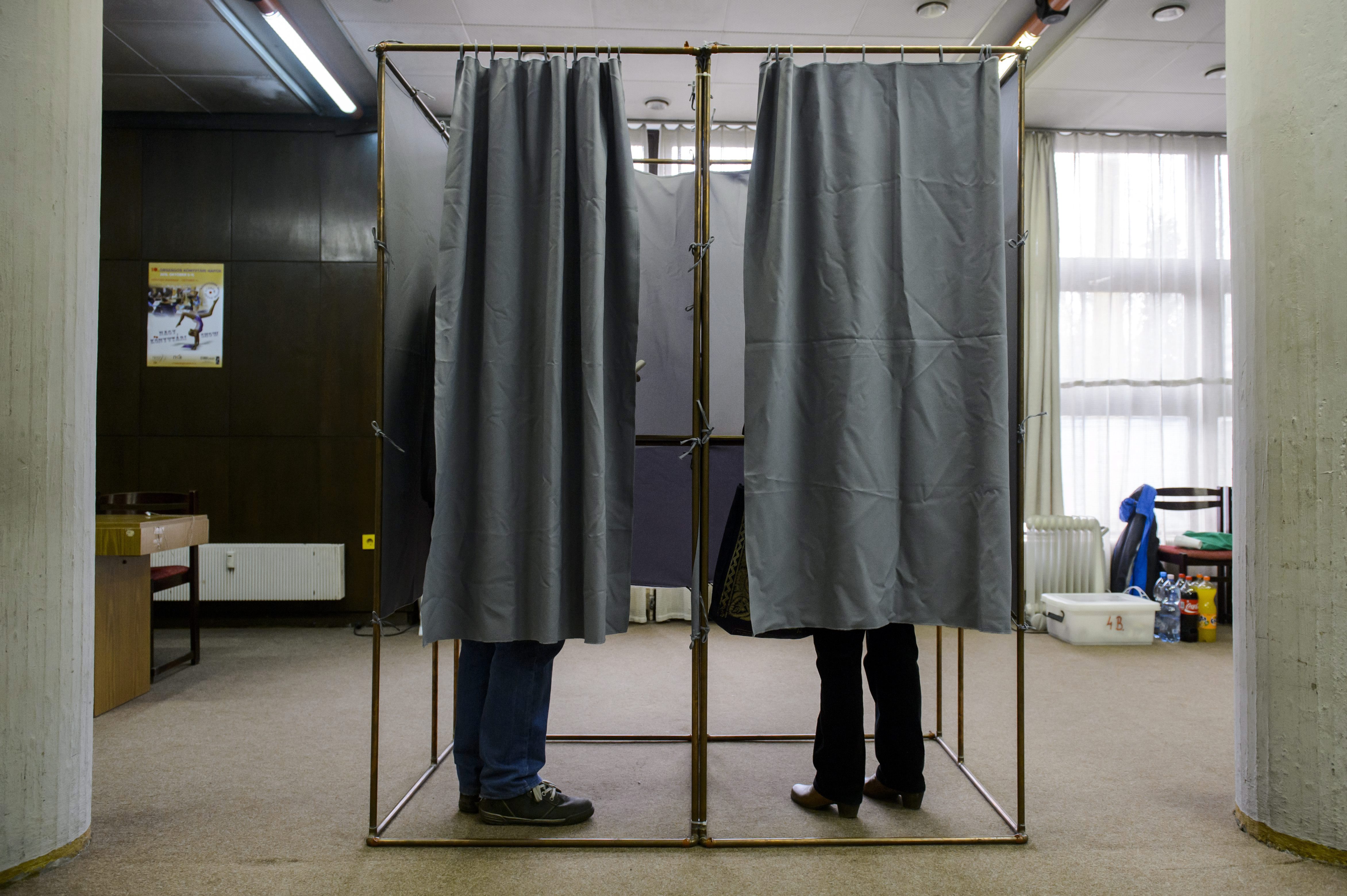 Több mint 400 párt lehet az országban a jövő évi választásokra
