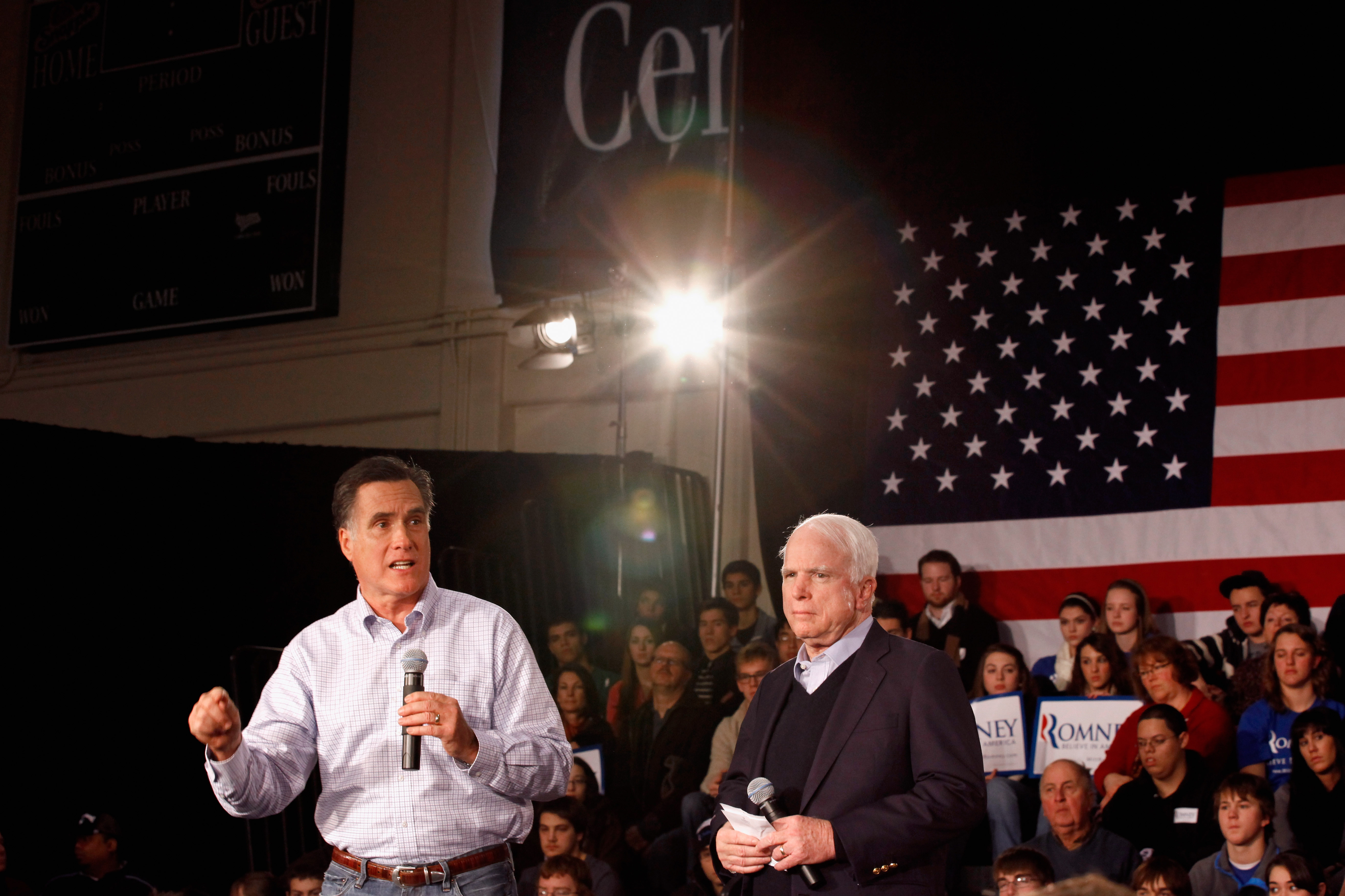 Mitt Romney és John McCain nyíltan betámadták Donald Trumpot
