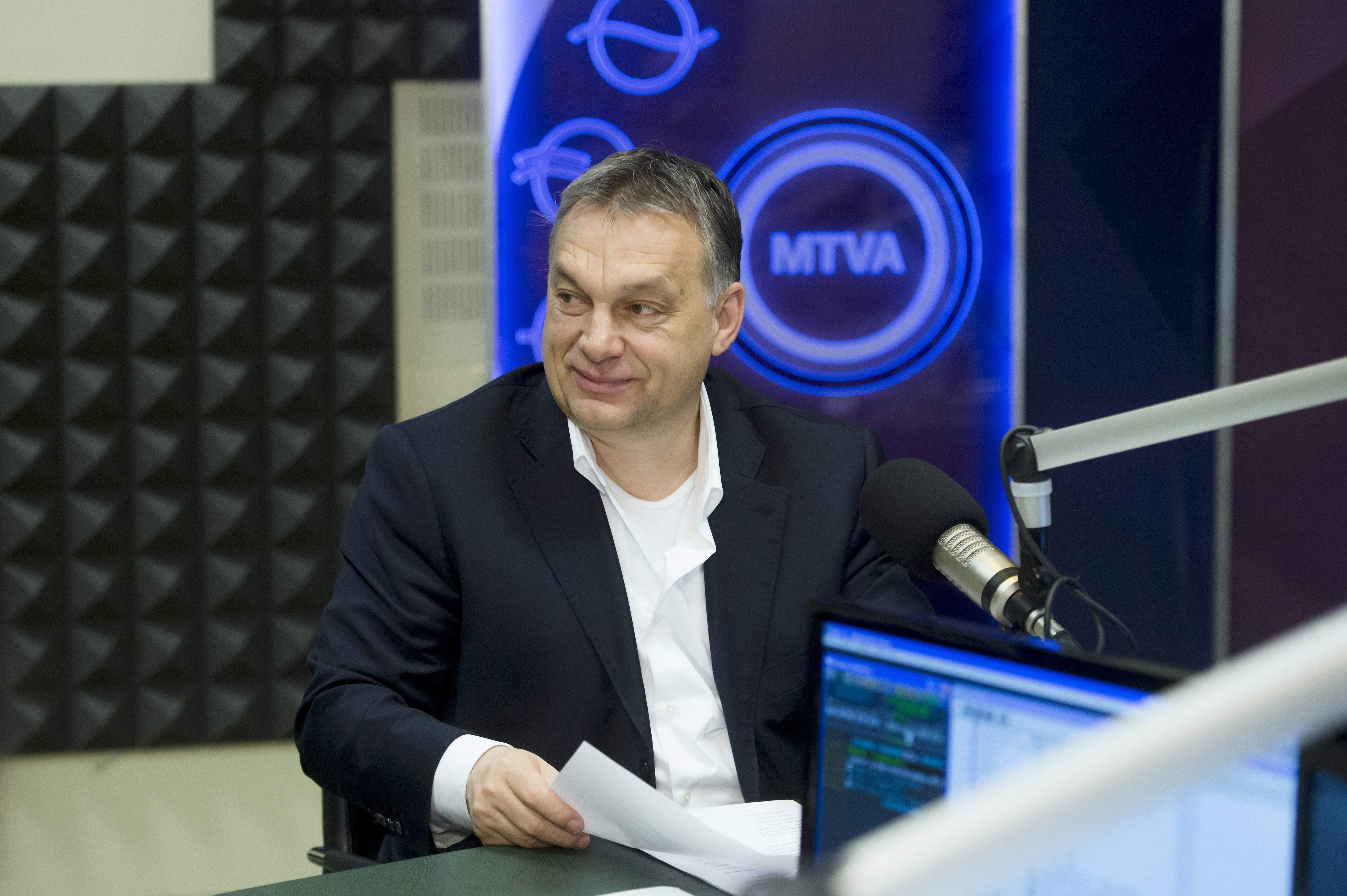 Orbán pénteken még a zárvatartás kiterjesztéséről beszélt