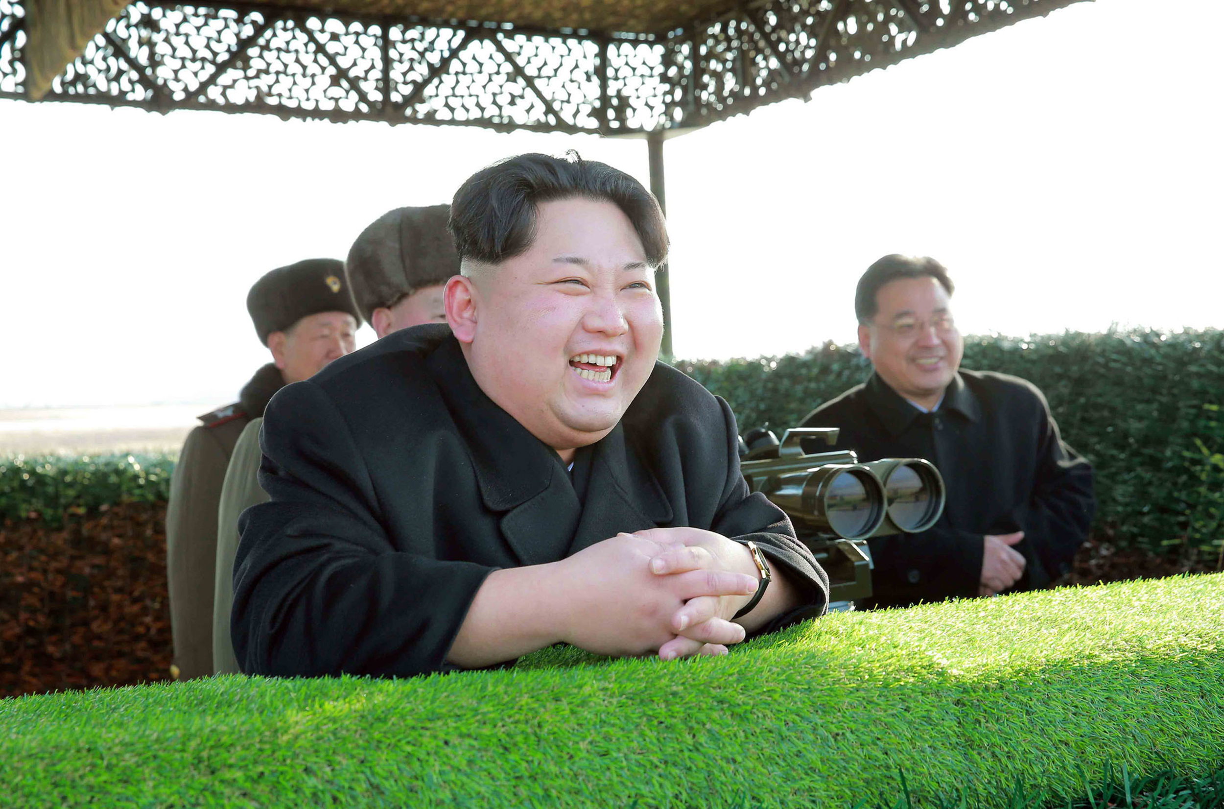 Kim Dzsong Un: Több rakétakísérletet!!4