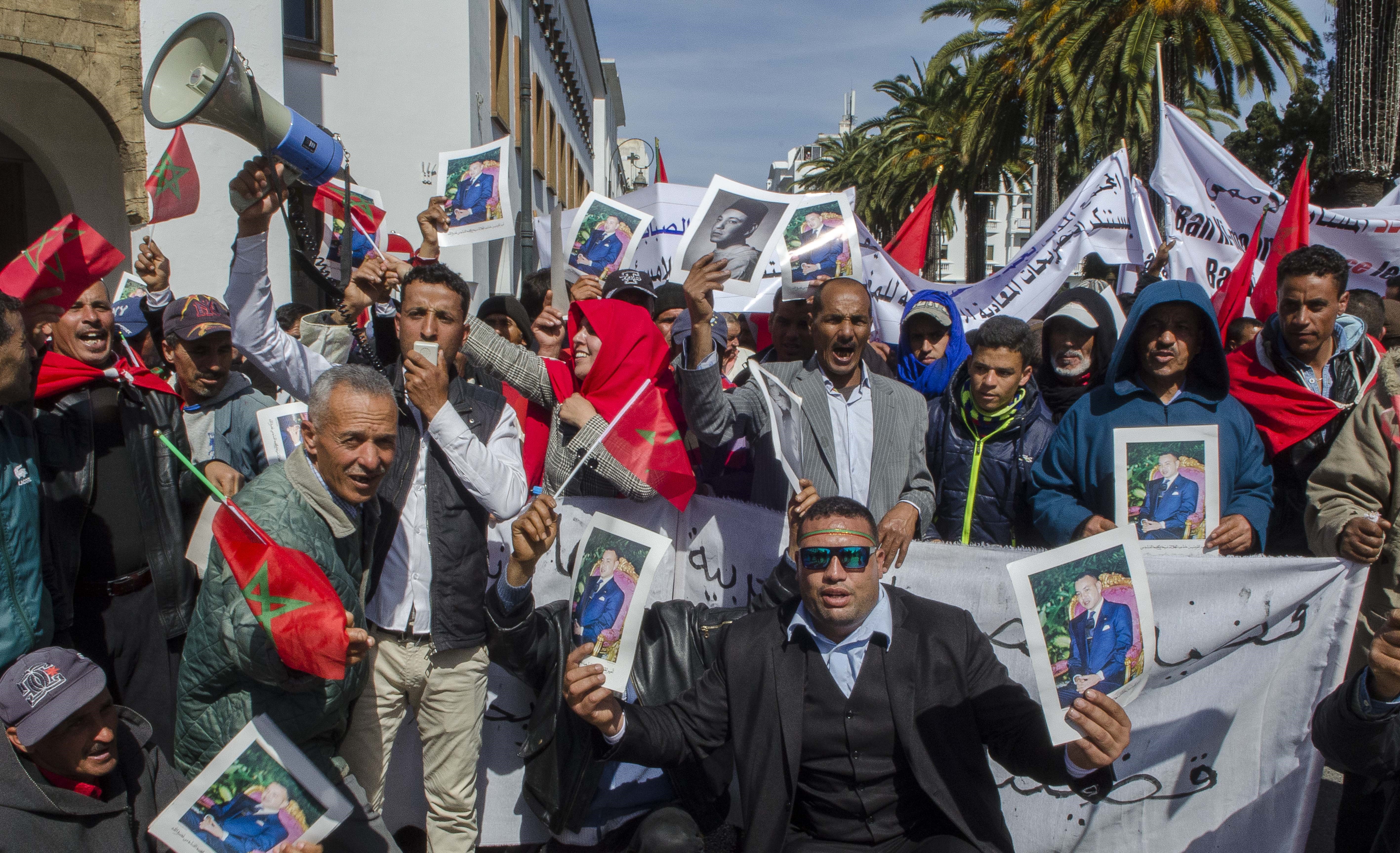 Marokkóban óriásit békemeneteltek, hogy továbbra is megszállva tarthassák a Szahara értékes területeit