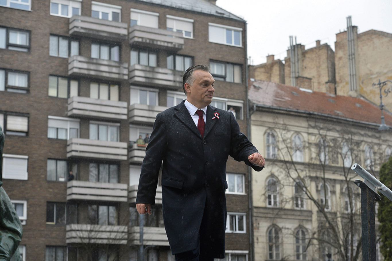 Orbán a Nemzeti Múzeum előtt beszél március 15-én Orbán a Nemzeti Múzeum előtt beszél március 15-én