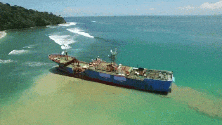 Elsüllyesztették a világ legillegálisabb halászhajóját