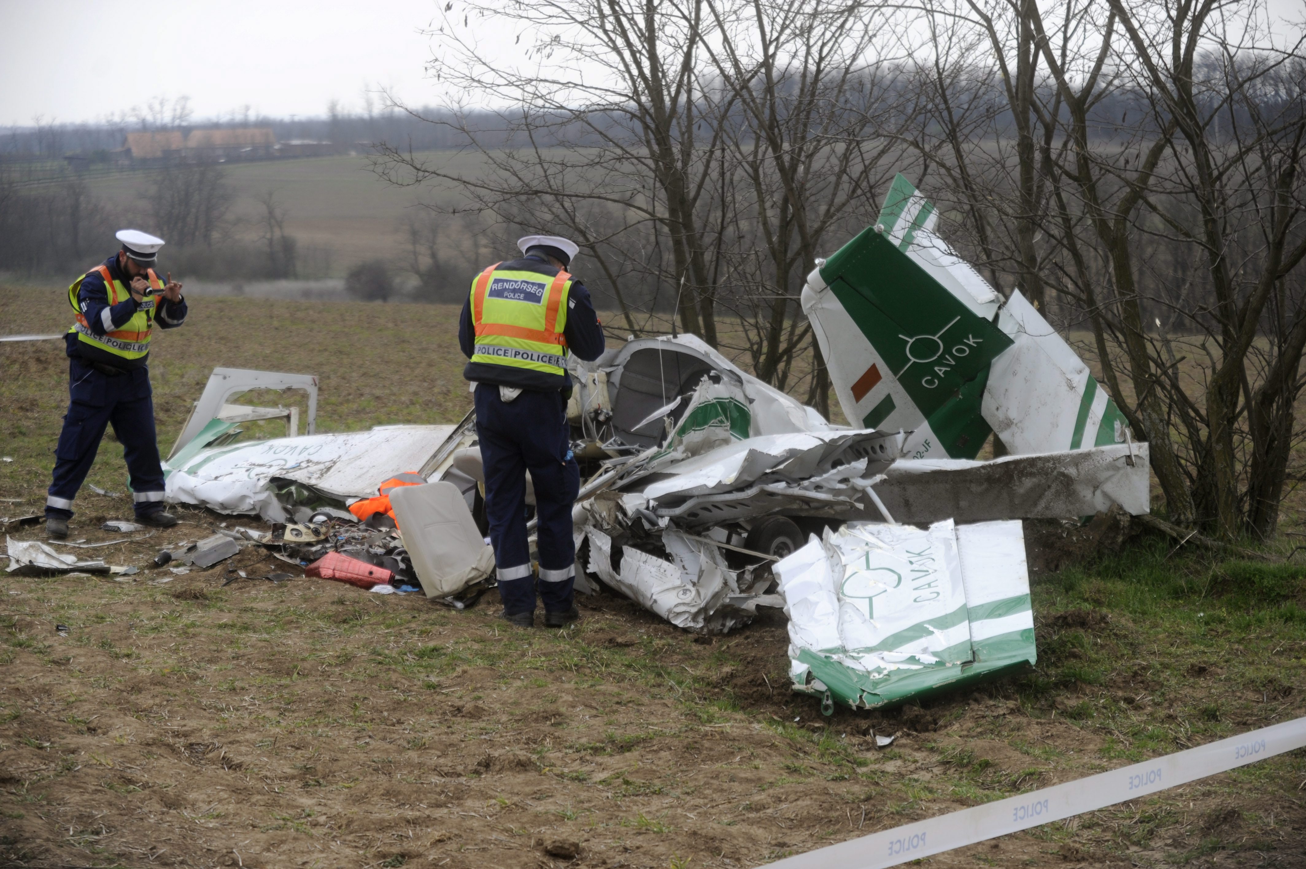 Földbe csapódott egy repülőgép Pest megyében