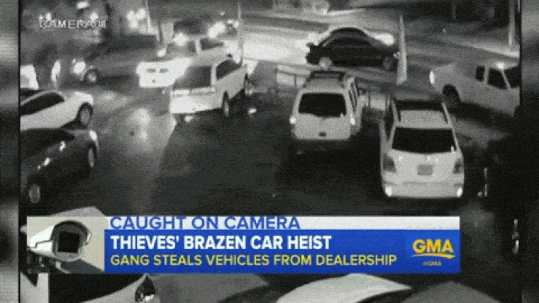 Tíz férfi, két perc, nyolc ellopott autó