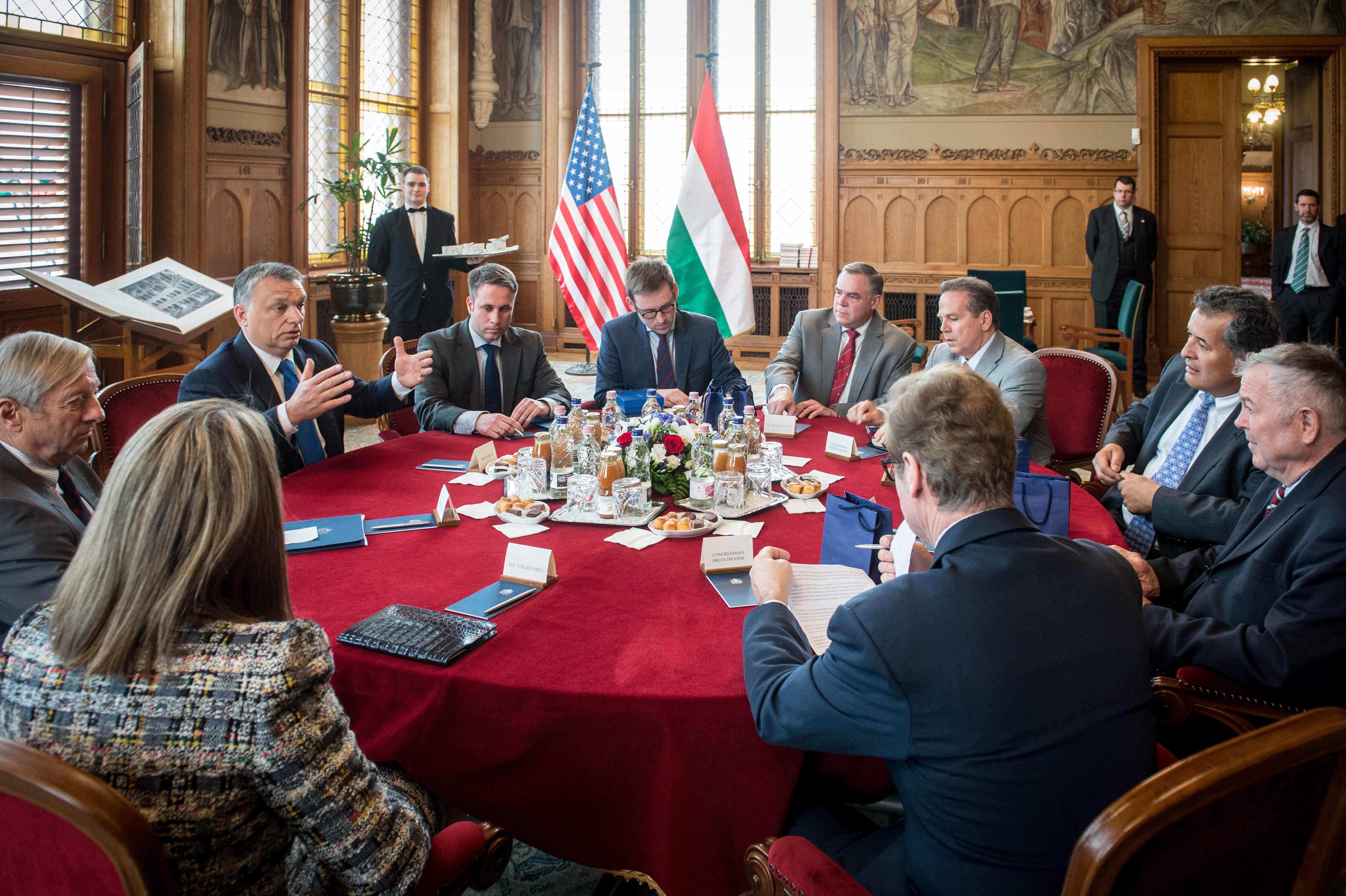 Putyin legnagyobb amerikai rajongóját látta vendégül Orbán