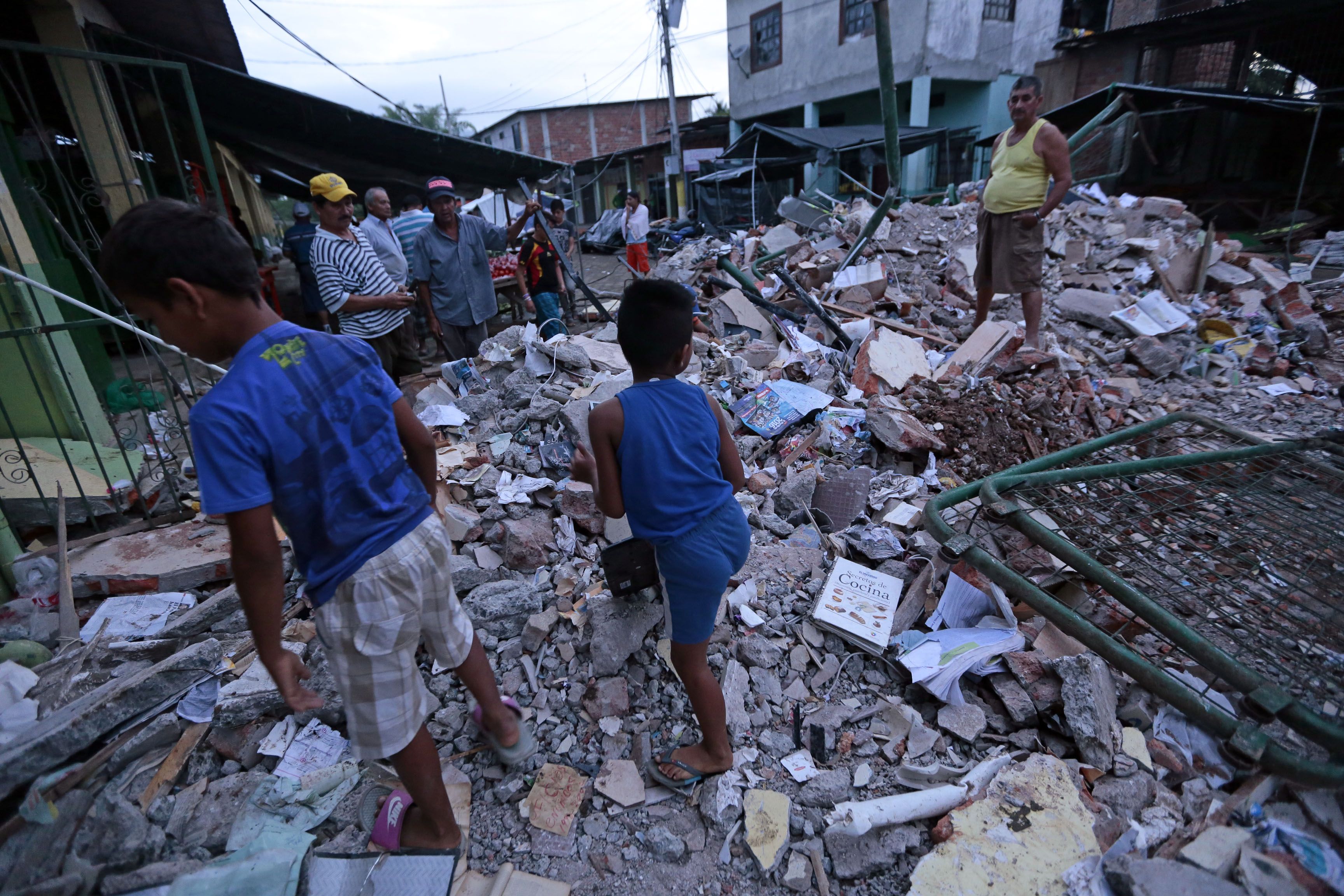 Szeizmológusok szerint nincs összefüggés a japán és az ecuadori földrengés között