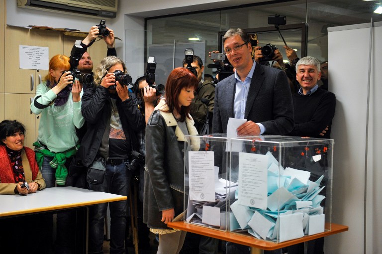 A jobbközép SNS simán nyeri a szerbiai választásokat