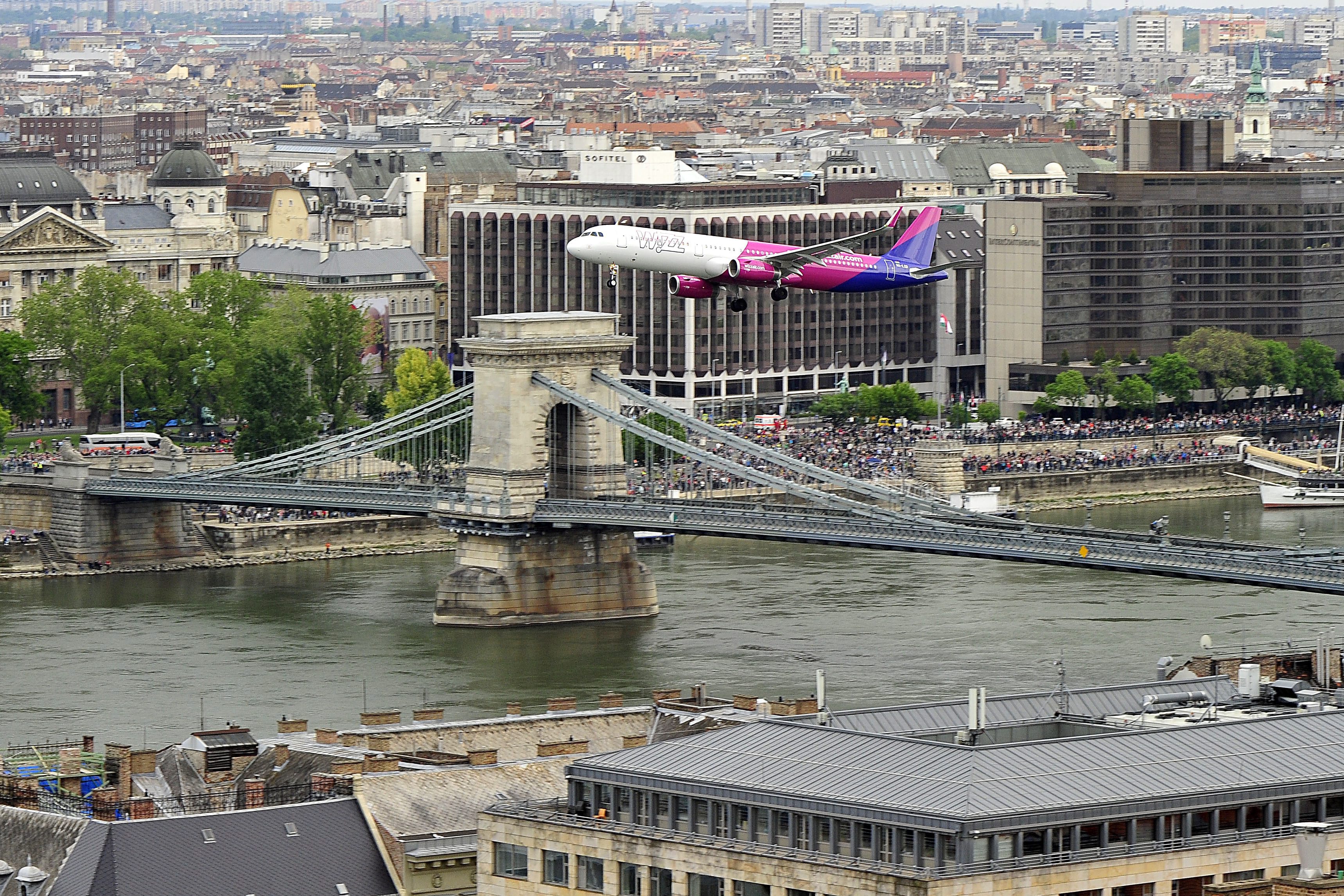 Minden egyes utas után 6 ezer forintot fizet a magyar állam a Wizz Air öt balkáni járatán