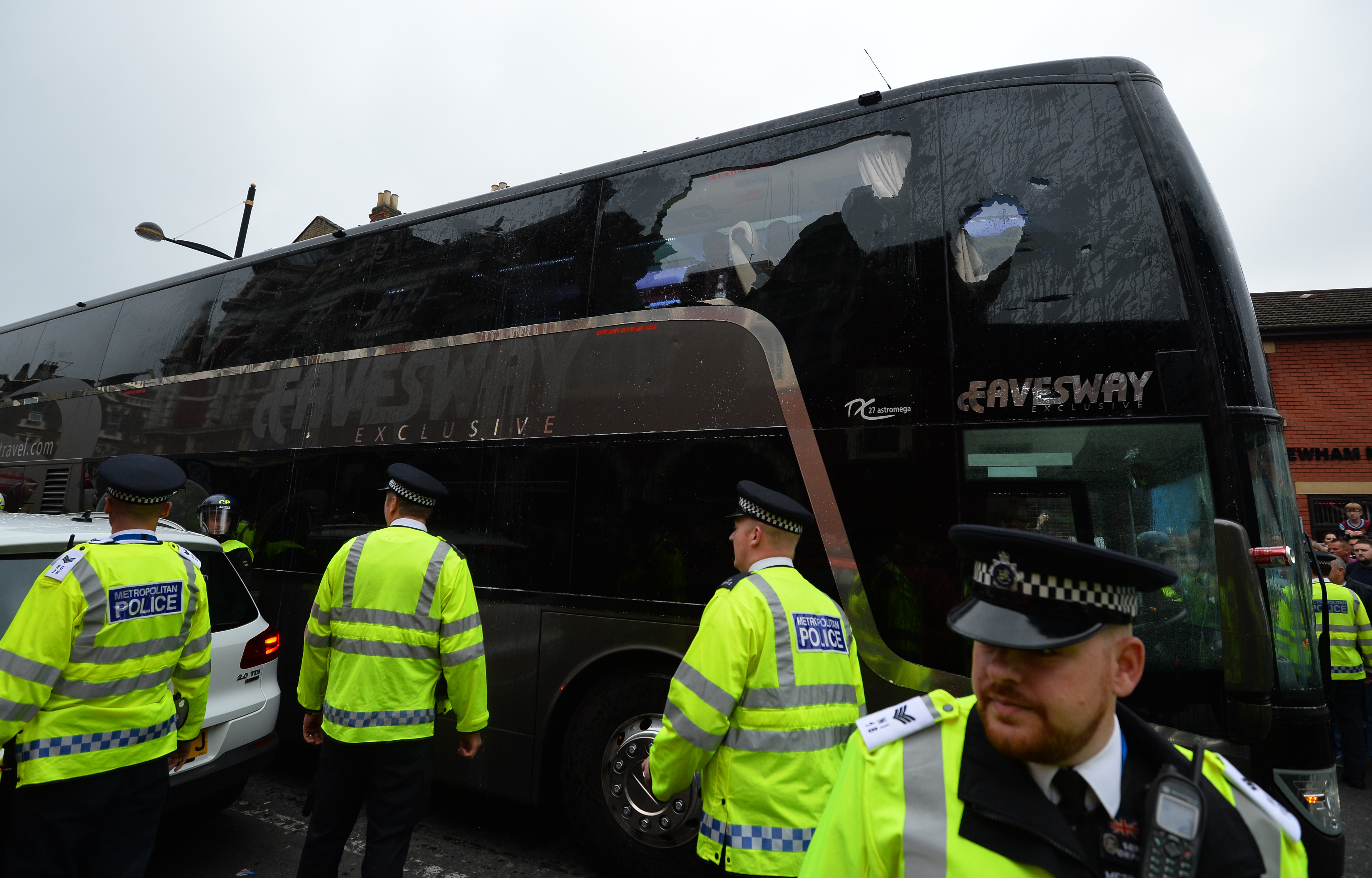Megtámadták a Manchester United csapatának buszát