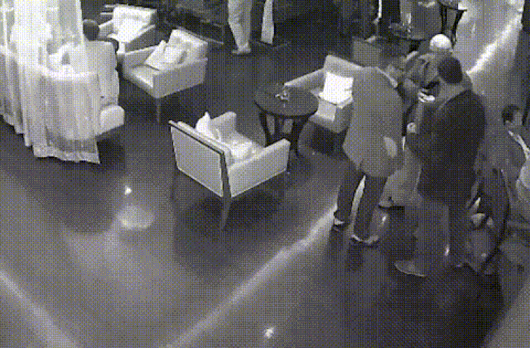 Belvárosi szálló bárjából loptak táskát ezek az ismeretlen férfiak