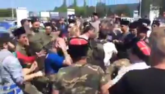 Kozákok verték meg Putyin nagy ellenfelét