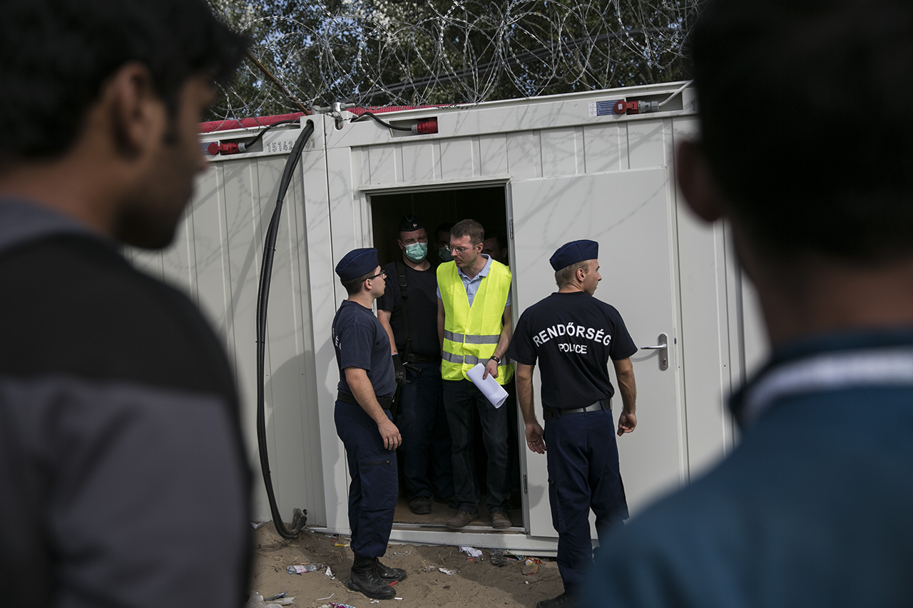 Magyarország naponta csak 15 menekültet enged be a tranzitzónába