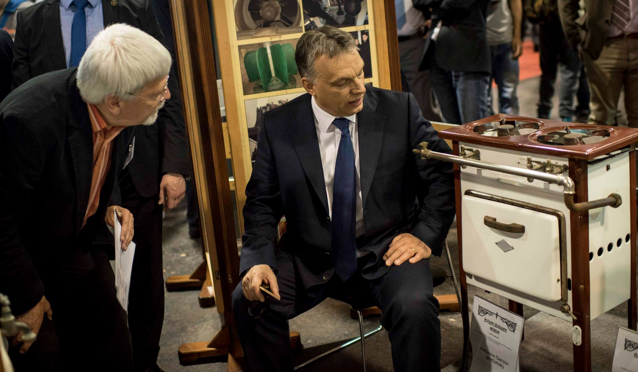 Orbán Viktor fejében kicsit összekavarodtak a dolgok, és szerinte a soft power az háttérhatalom