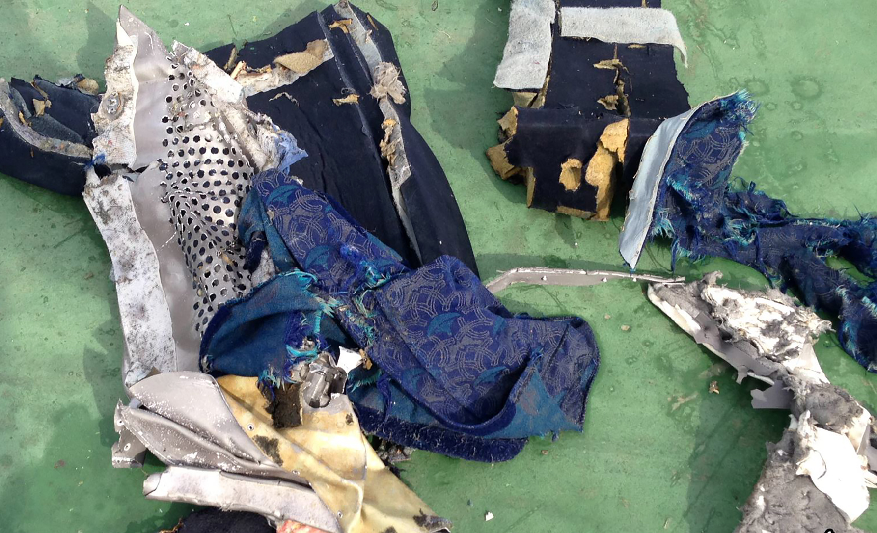 Három kényszerleszállást végzett a lezuhanása előtti 24 órában az EgyptAir Airbusa