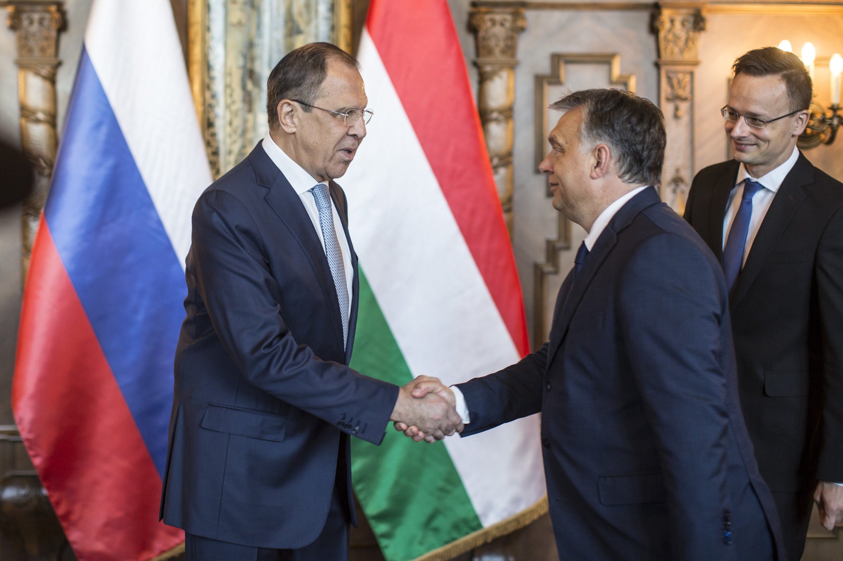 Orbán annyira egészséges, hogy már fogadta is az orosz külügyminisztert