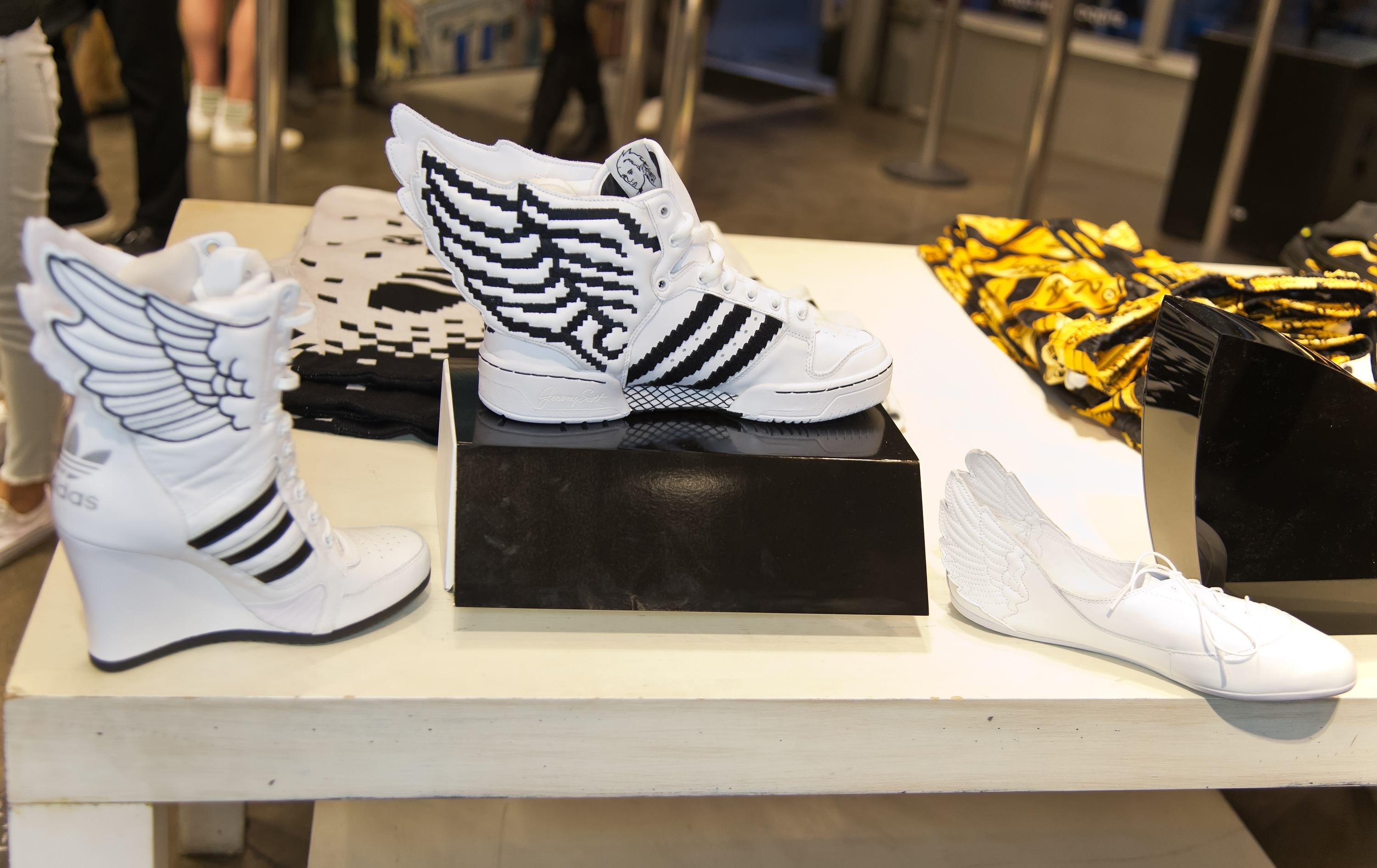 Szokatlan lépésre szánta el magát az Adidas: Németországban nyitnak új gyárat