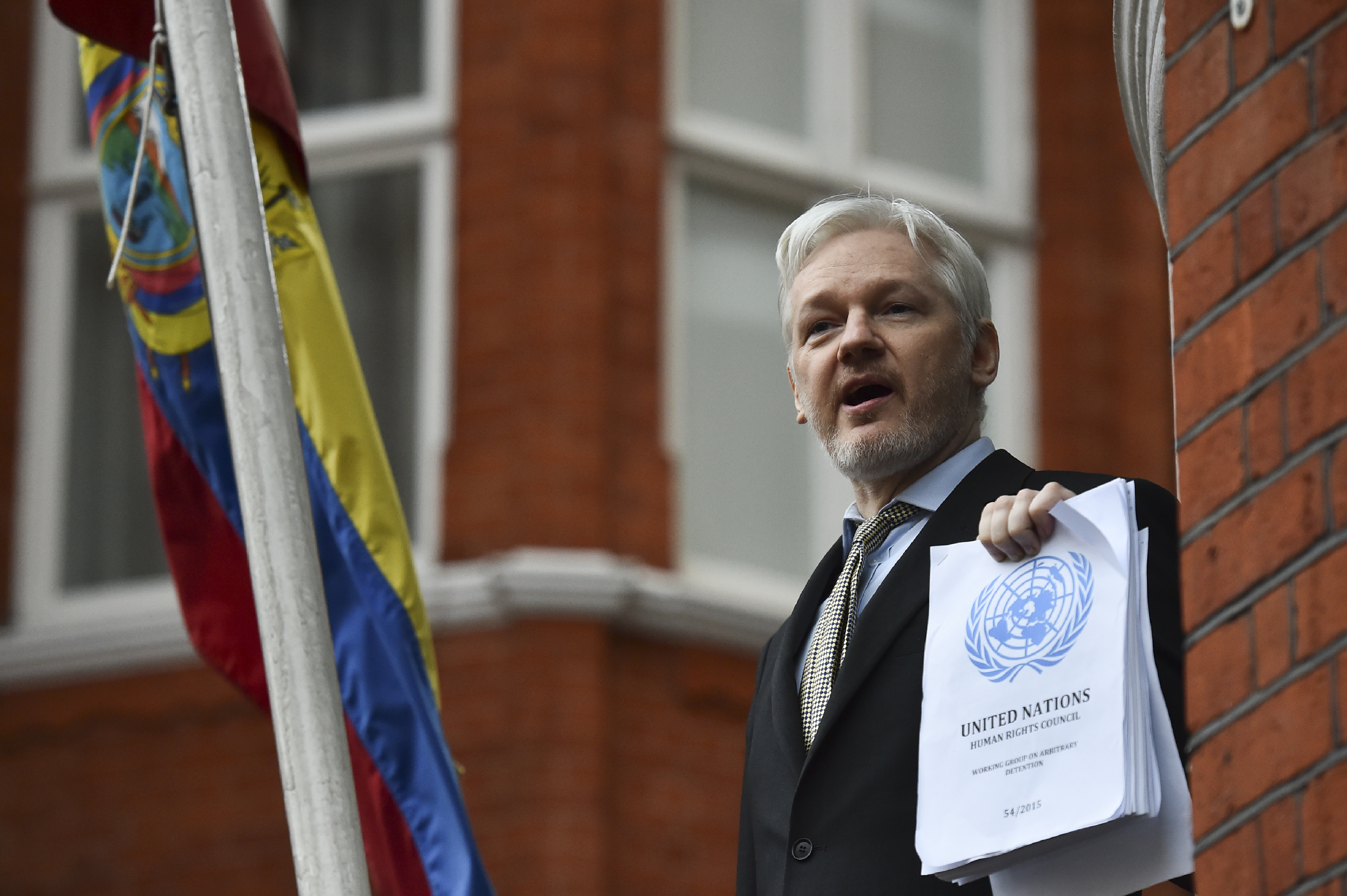 A WikiLeaks a kampány alatt fogja kiszivárogtatni Hillary Clinton e-mailjeit
