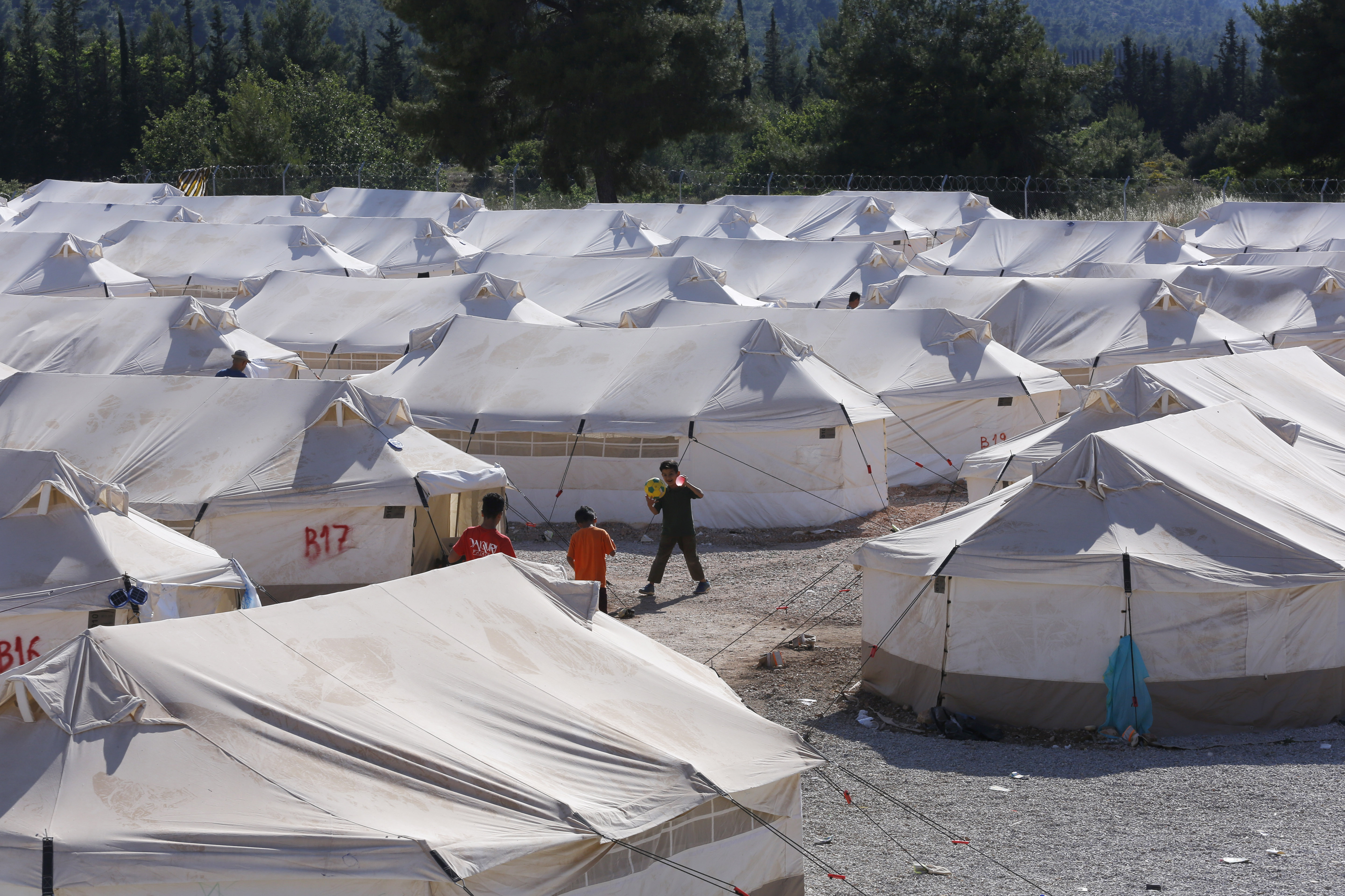 Újabb menekülttábort vontak karantén alá Görögországban