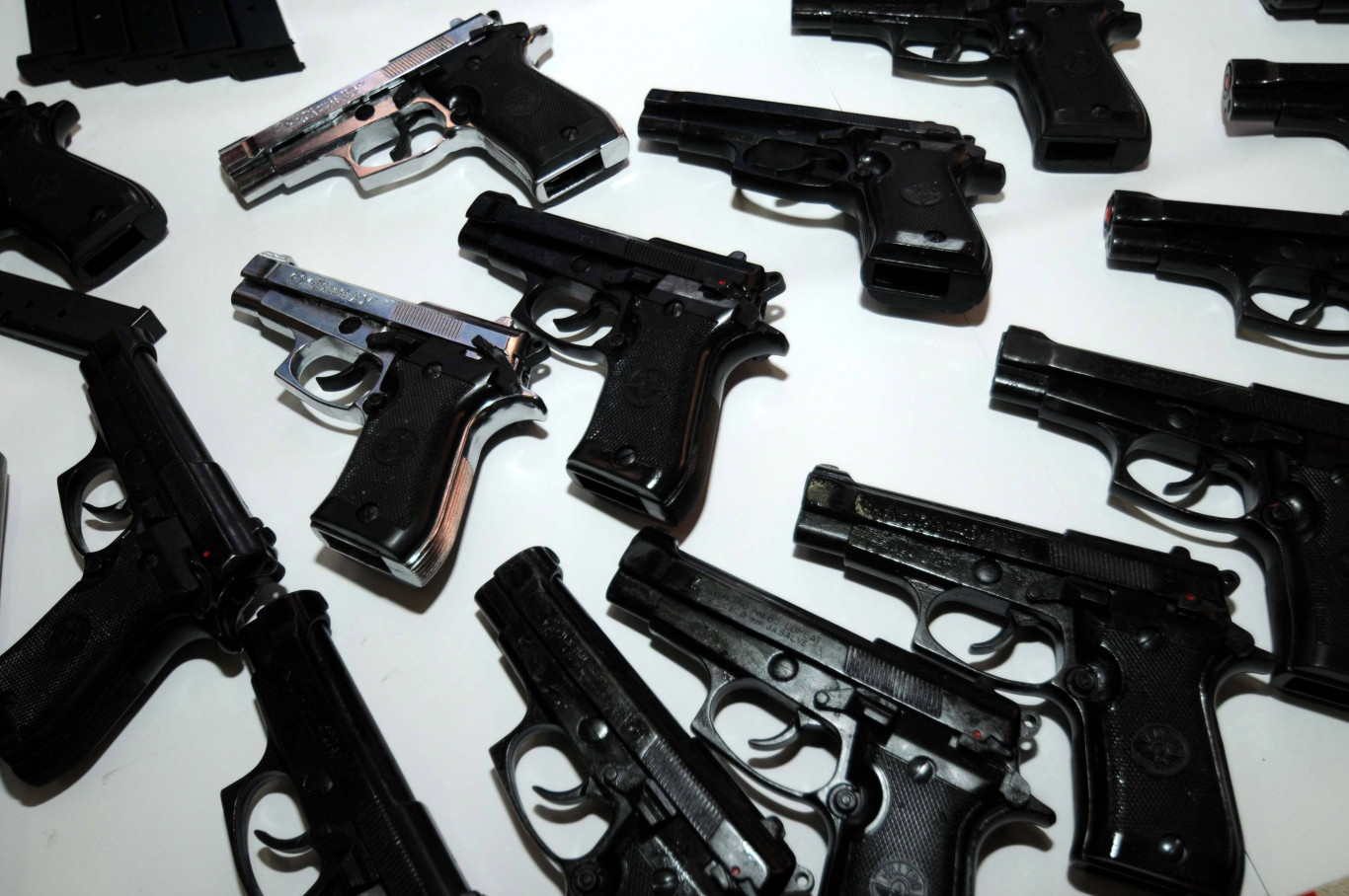 Öt embert tartóztattak le Németországban, akik a gyanú szerint orosz fegyvercégeknek exportáltak illegálisan