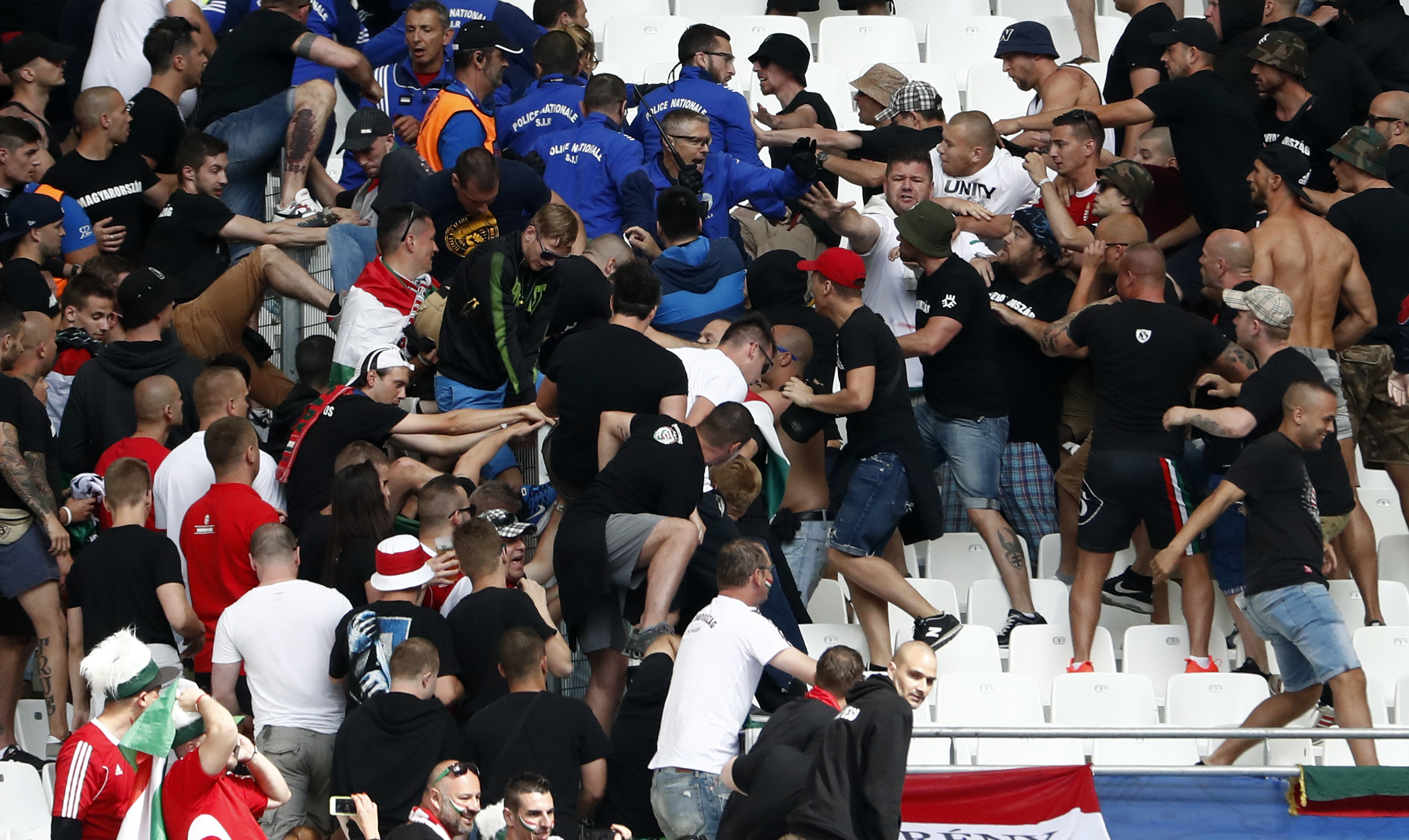 UEFA-eljárás indul a magyar szurkolók balhéja után