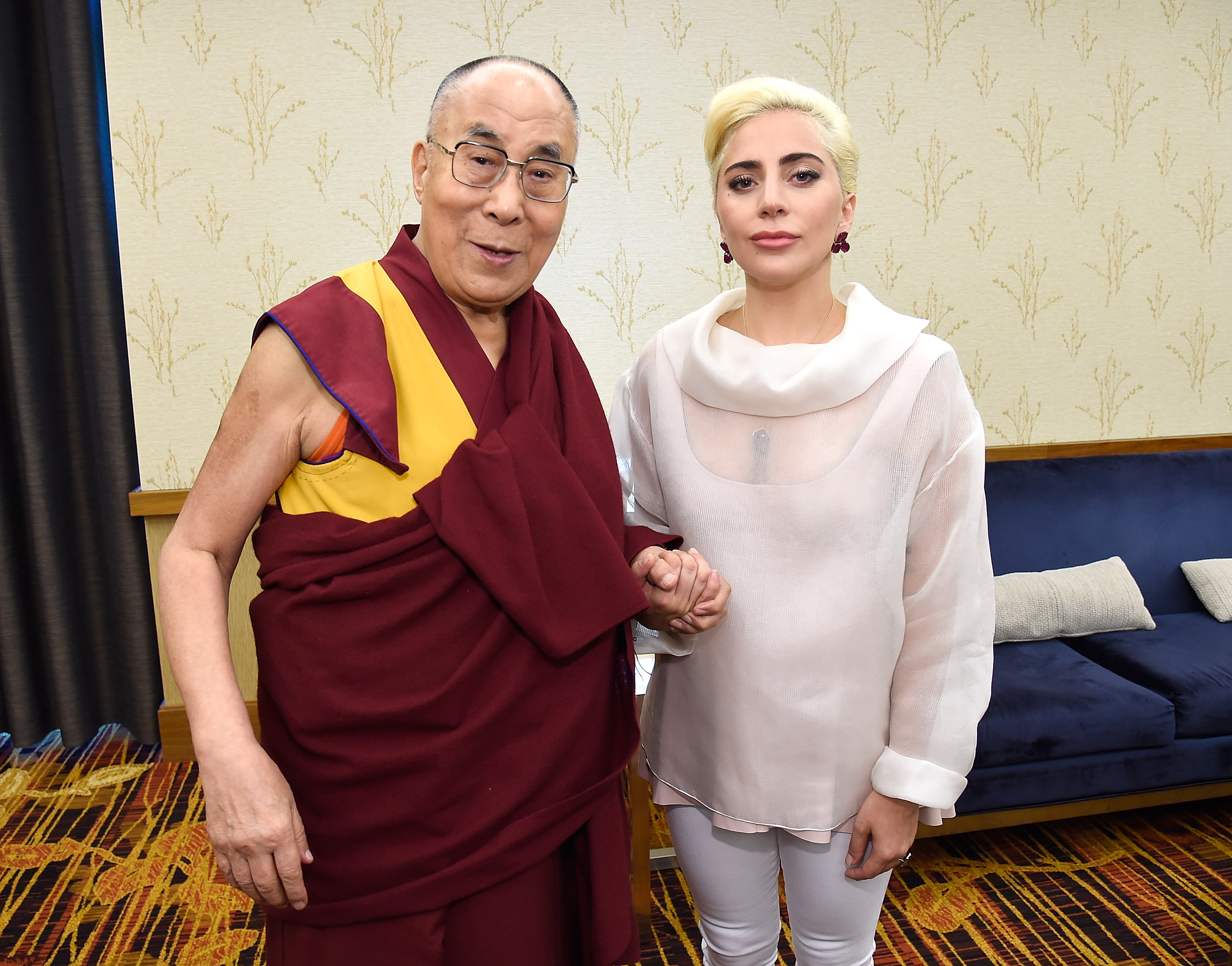 Kiakadtak Lady Gaga kínai rajongói, amiért találkozott a dalai lámával