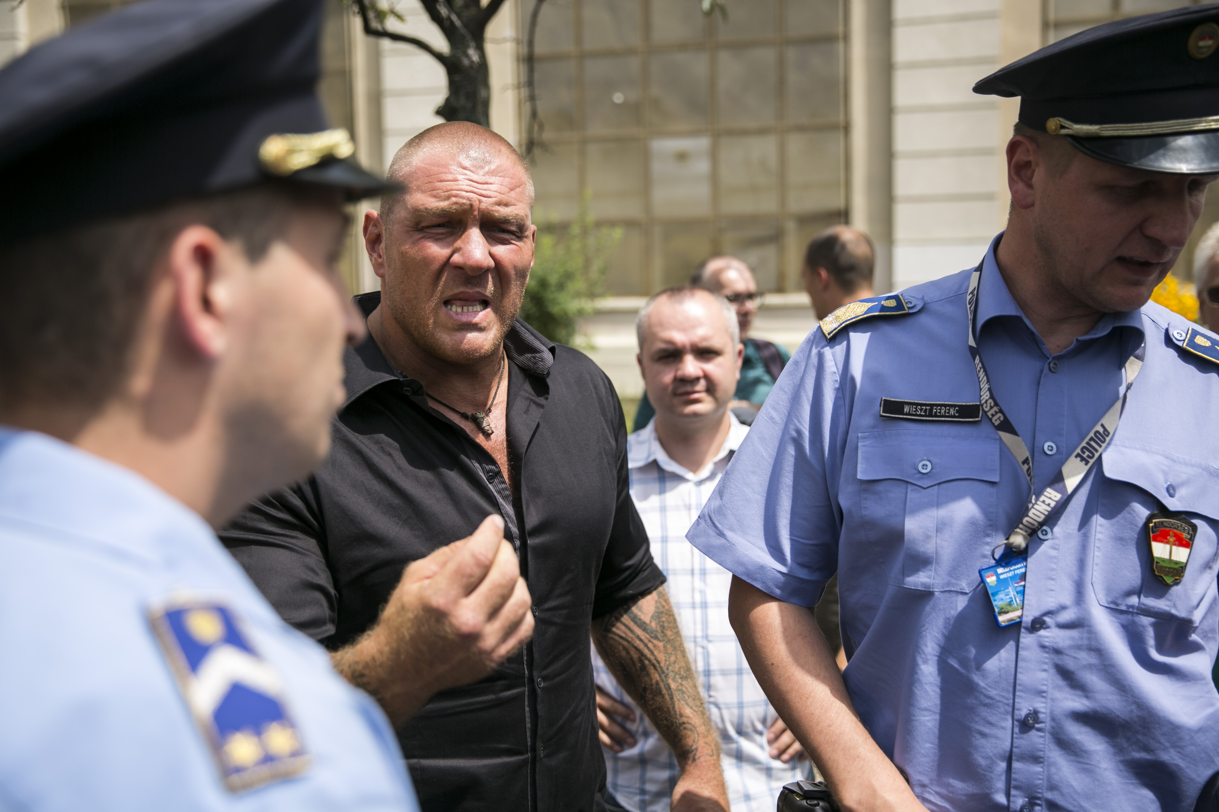 A Városligetben bevetett kopaszokkal foglalt vissza egy belvárosi éttermet Habony ukrán exapósa