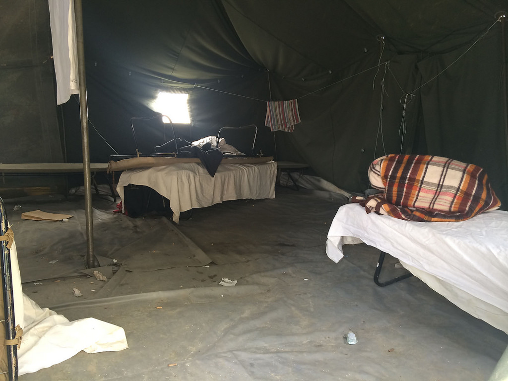 Most sem engedi ki a sátorból a menekülteket Magyarország