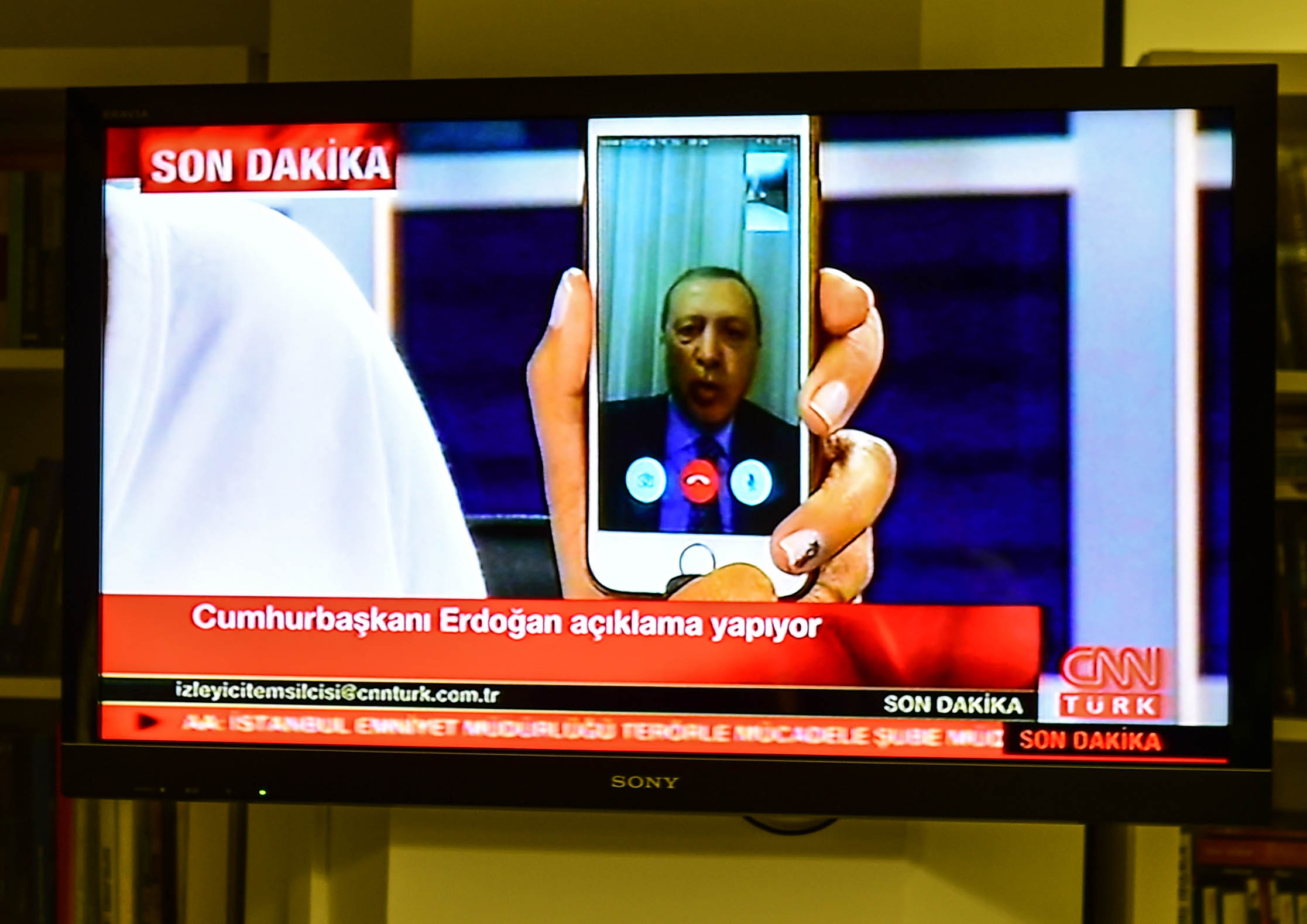 Törökországban blokkolják a Wikileaks oldalát, miután Erdogan pártjának 300 ezer e-mailjét hozták nyilvánosságra