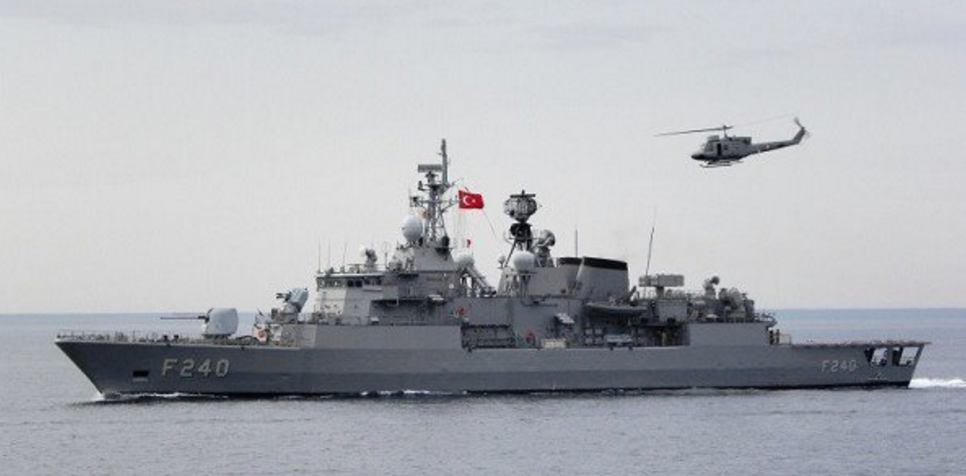 A puccsisták elkötöttek egy török hadihajót
