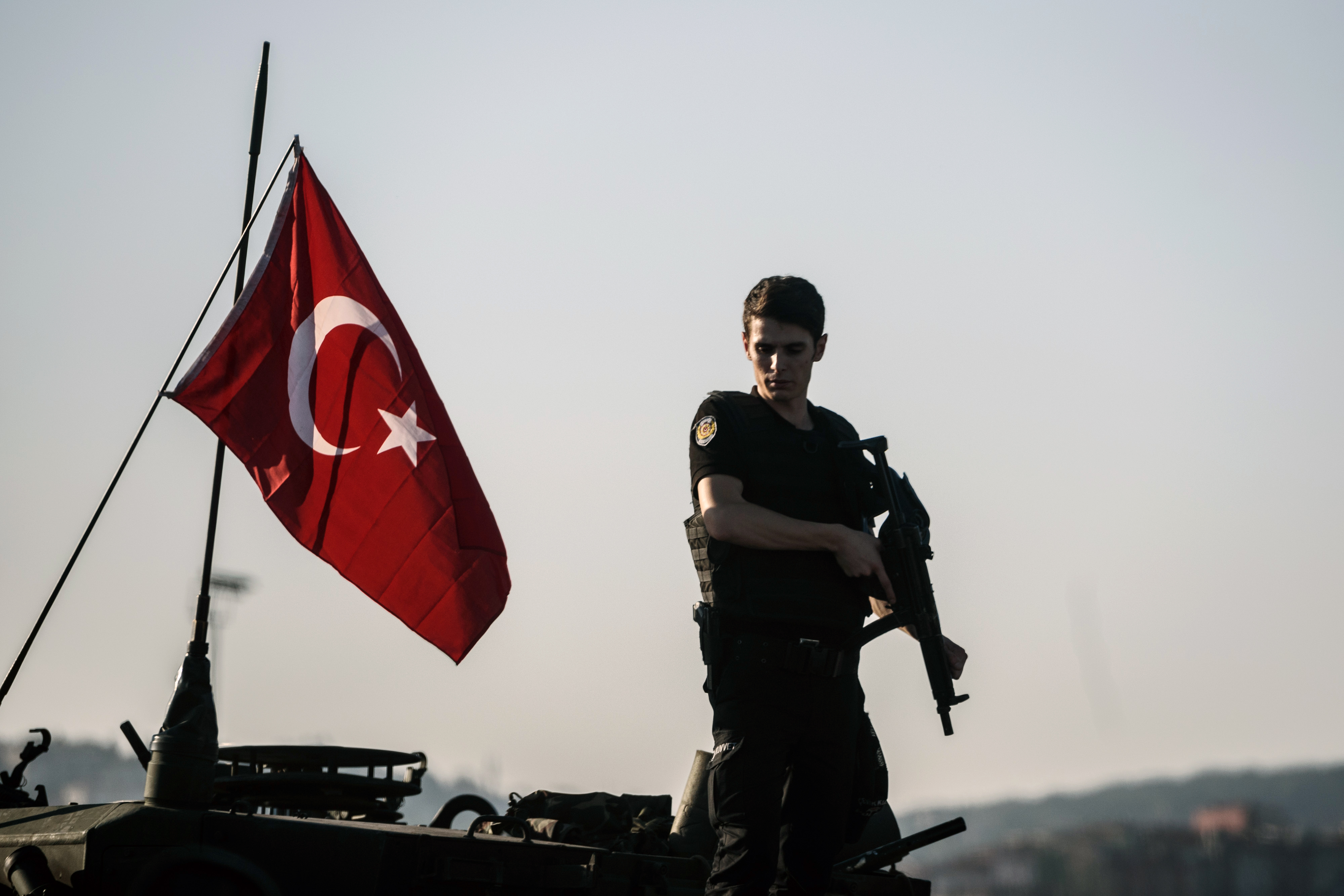 Letartóztatták a kurd párt társelnökeit, és parlamenti képviselőit a török hatóságok