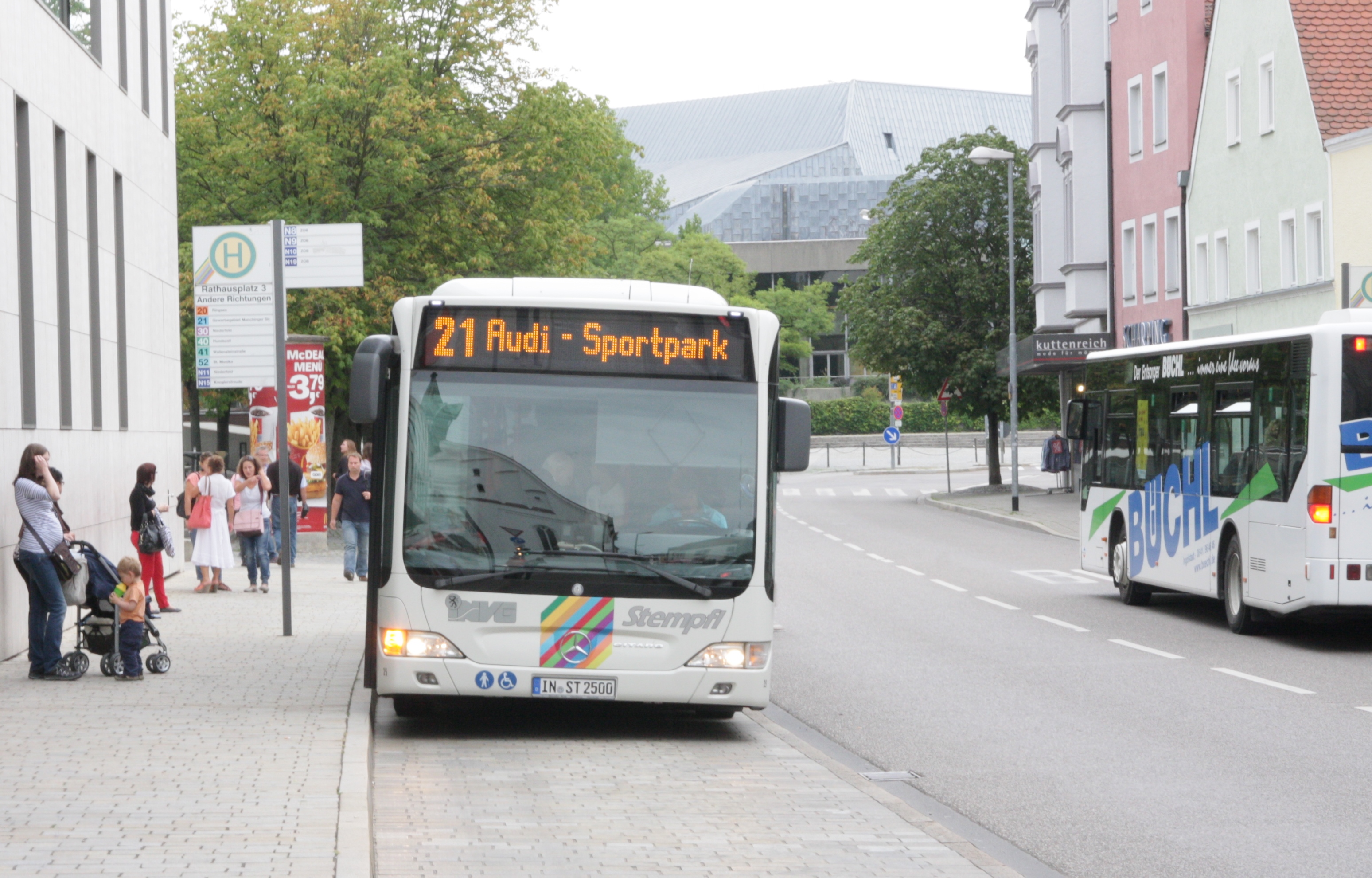 Egy tizenegy éves német fiú beült egy buszba, és elvitte