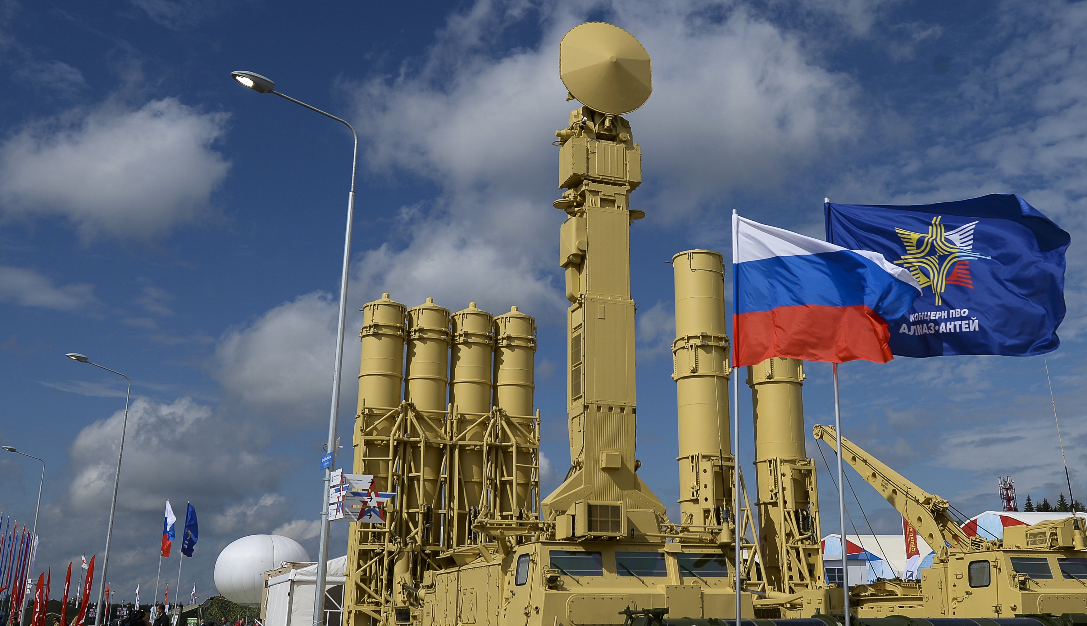 Légvédelmi rakétákat telepítenek az oroszok a Krím-félszigetre