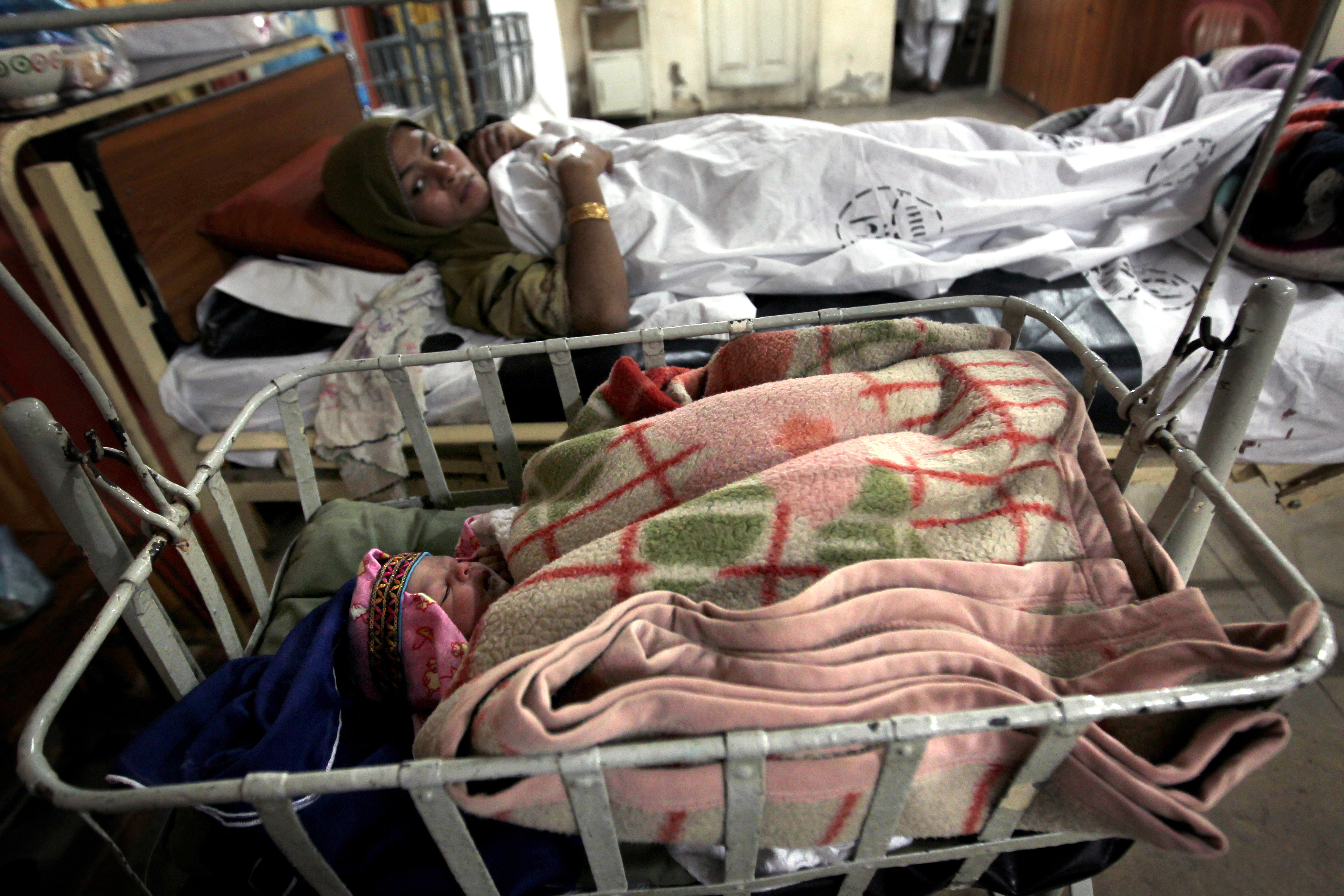Gyerekkereskedők dolgoztak az egyik pakisztáni kórház újszülött osztályán