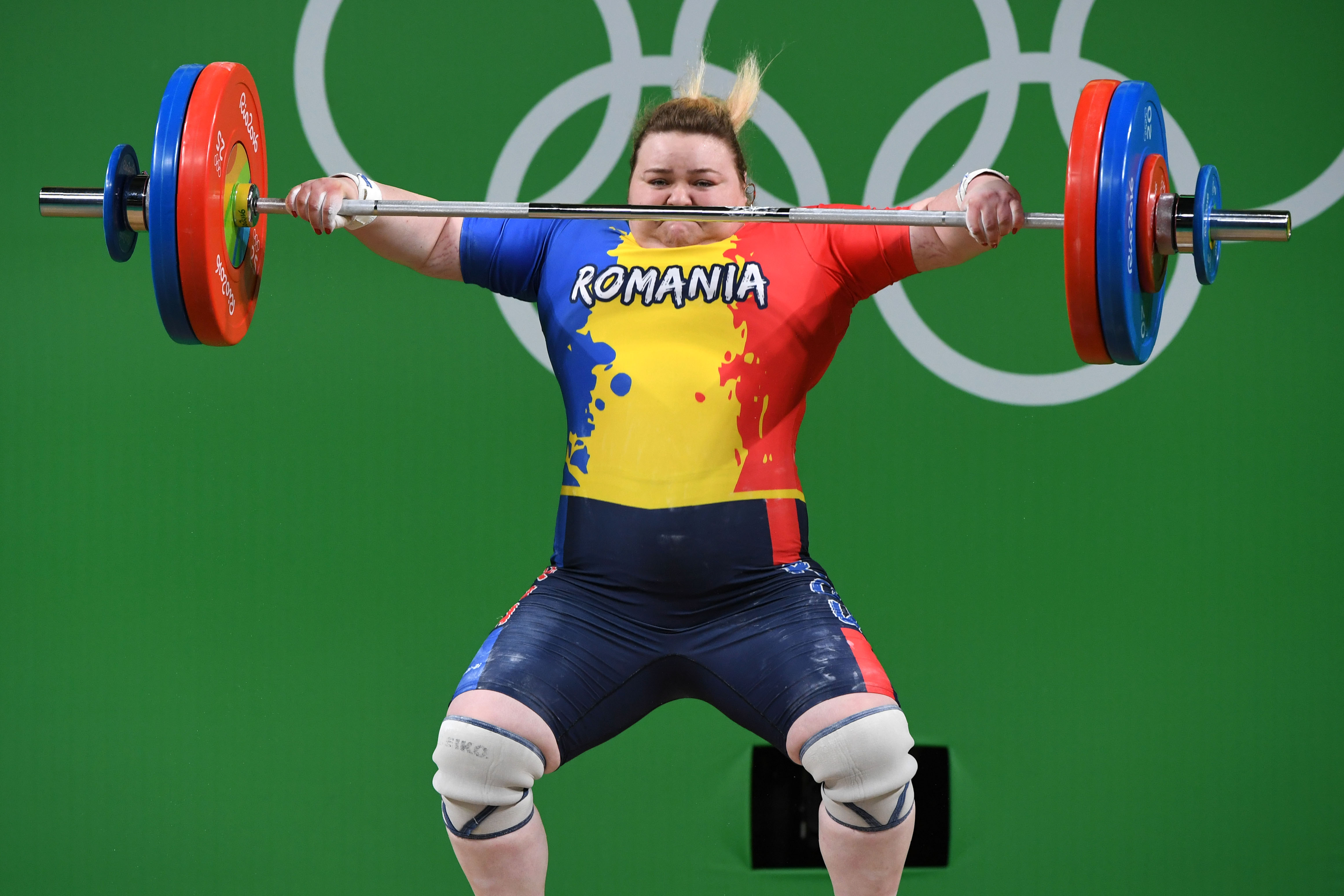 Andreea Aanei román súlyemelőnő a riói olimpián (AFP PHOTO / GOH Chai Hin)