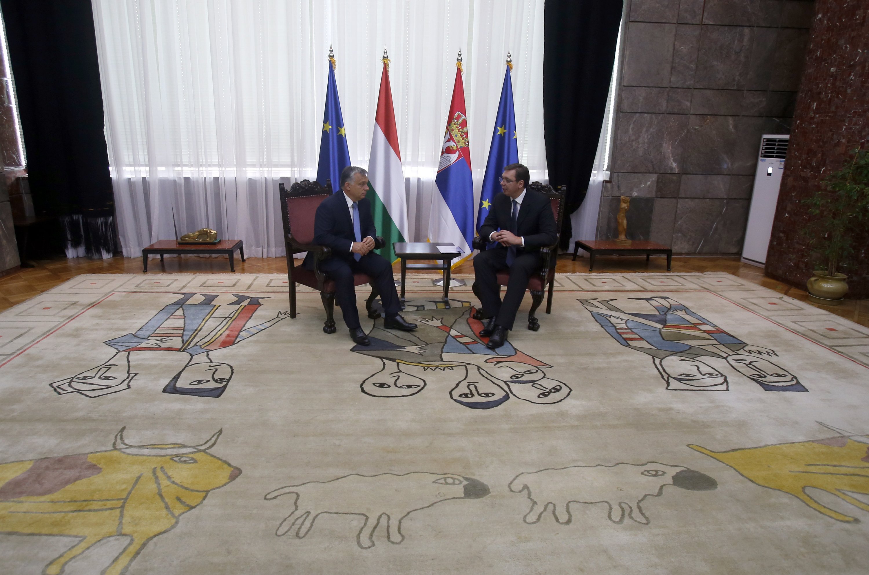 A szerb miniszterelnök szőnyegénél nincs jobb dolog a világon