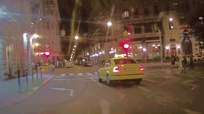Sárga taxi, piros lámpa, Budapesten történt máma