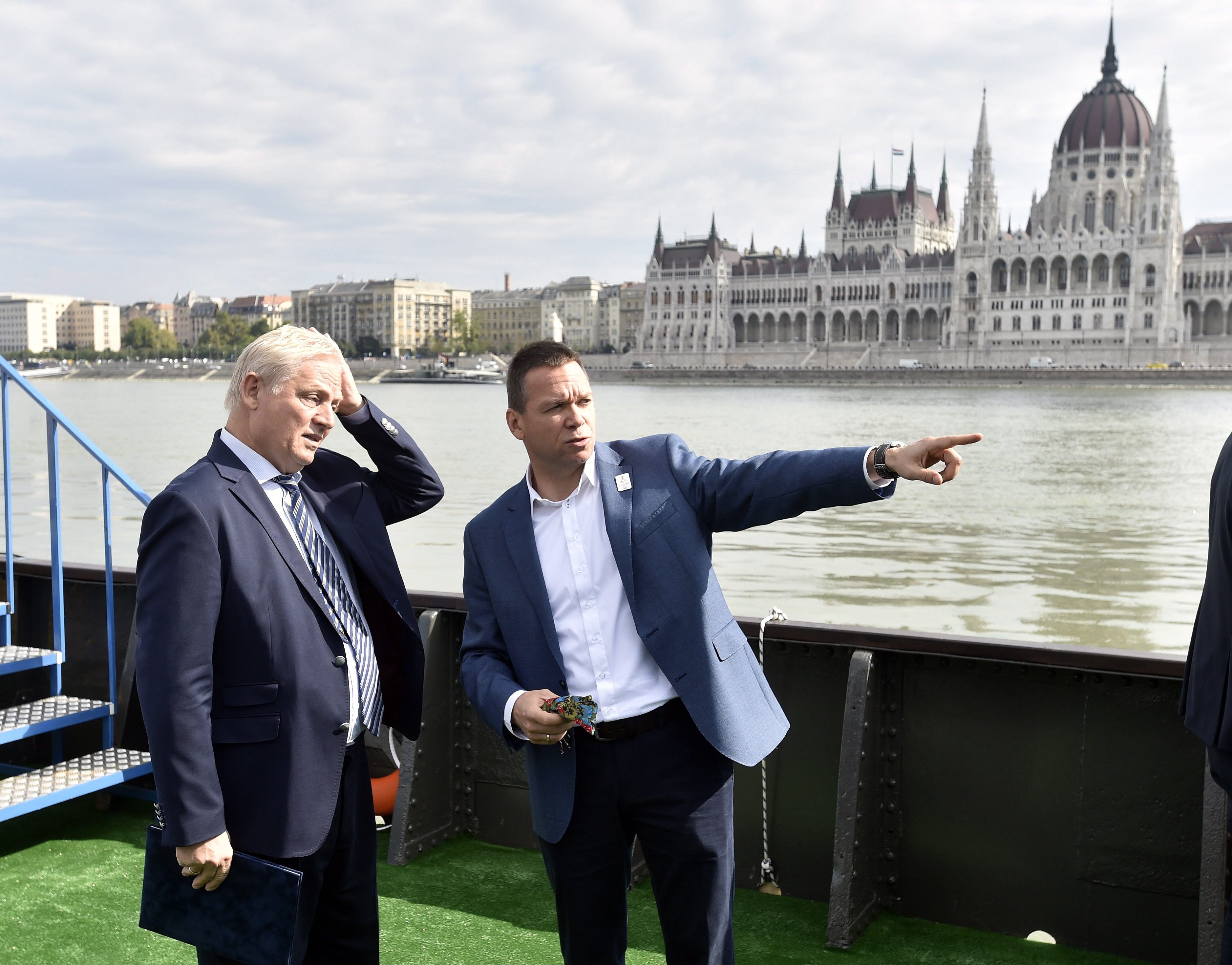Magyarország rendezi a 2027-es úszó vébét