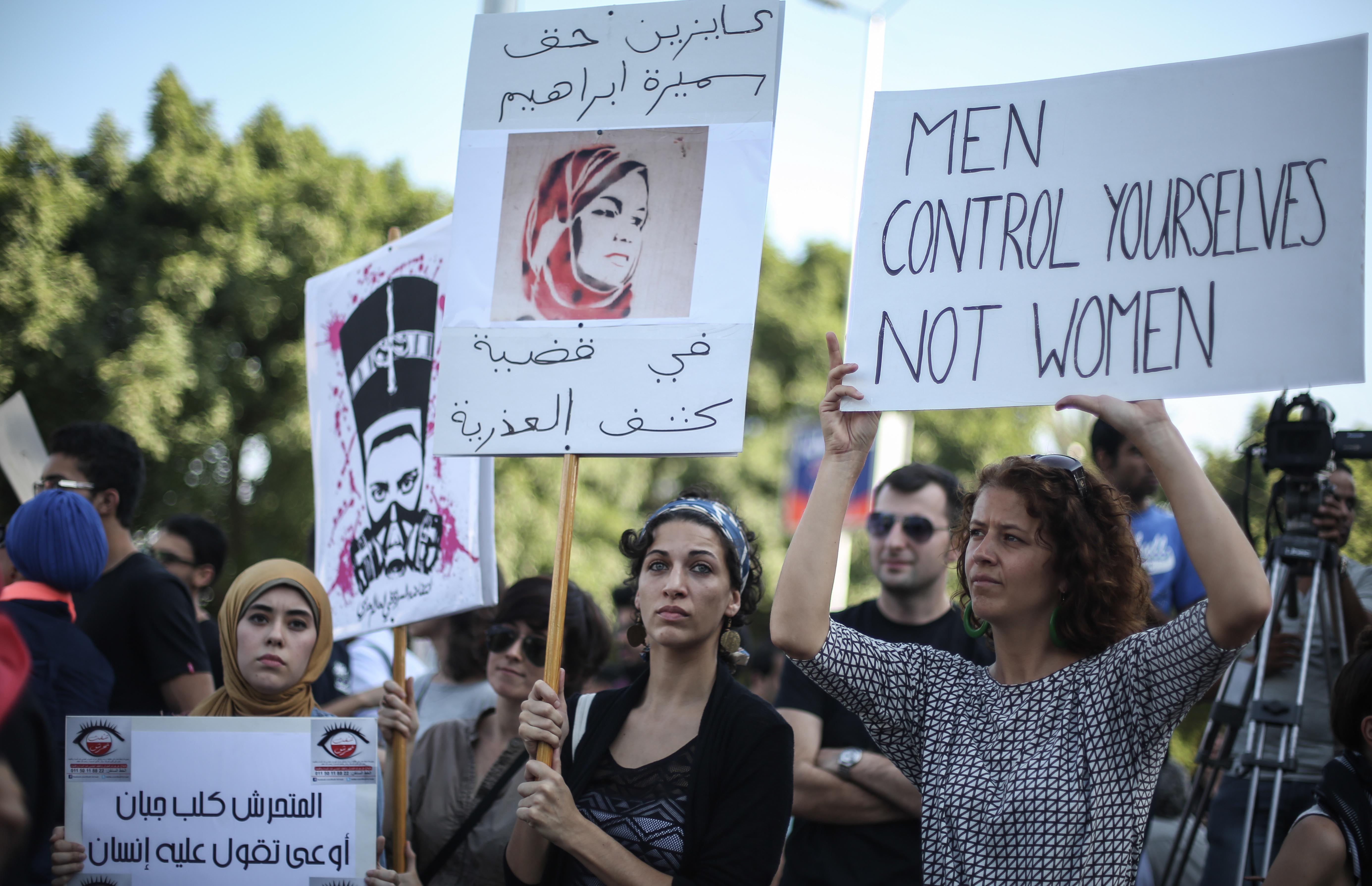 Szüzességük bizonyításához kötné a női diákok felvételét a felsőoktatásba egy egyiptomi képviselő