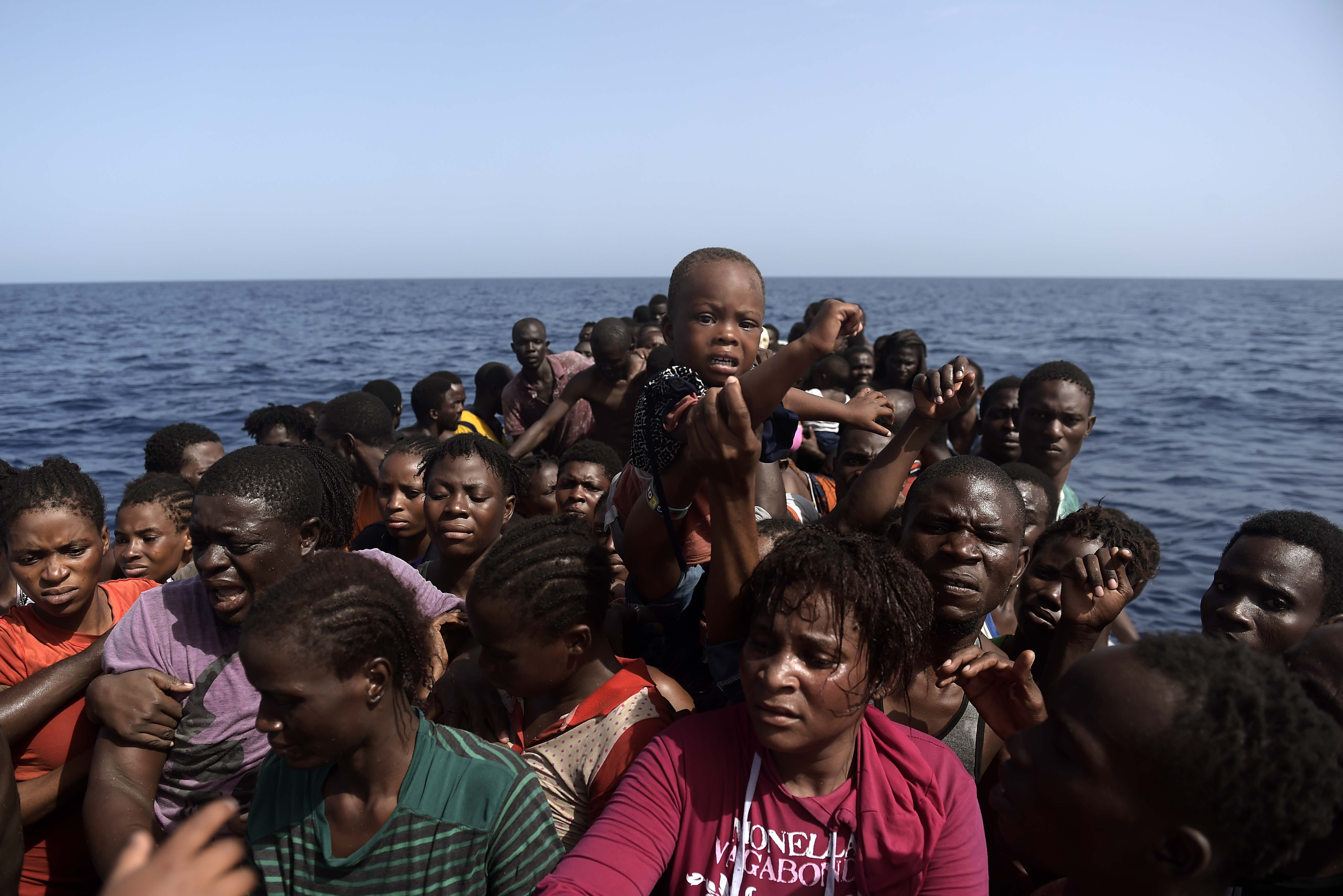 Több mint kétezer embert mentettek ki a Földközi-tengeren