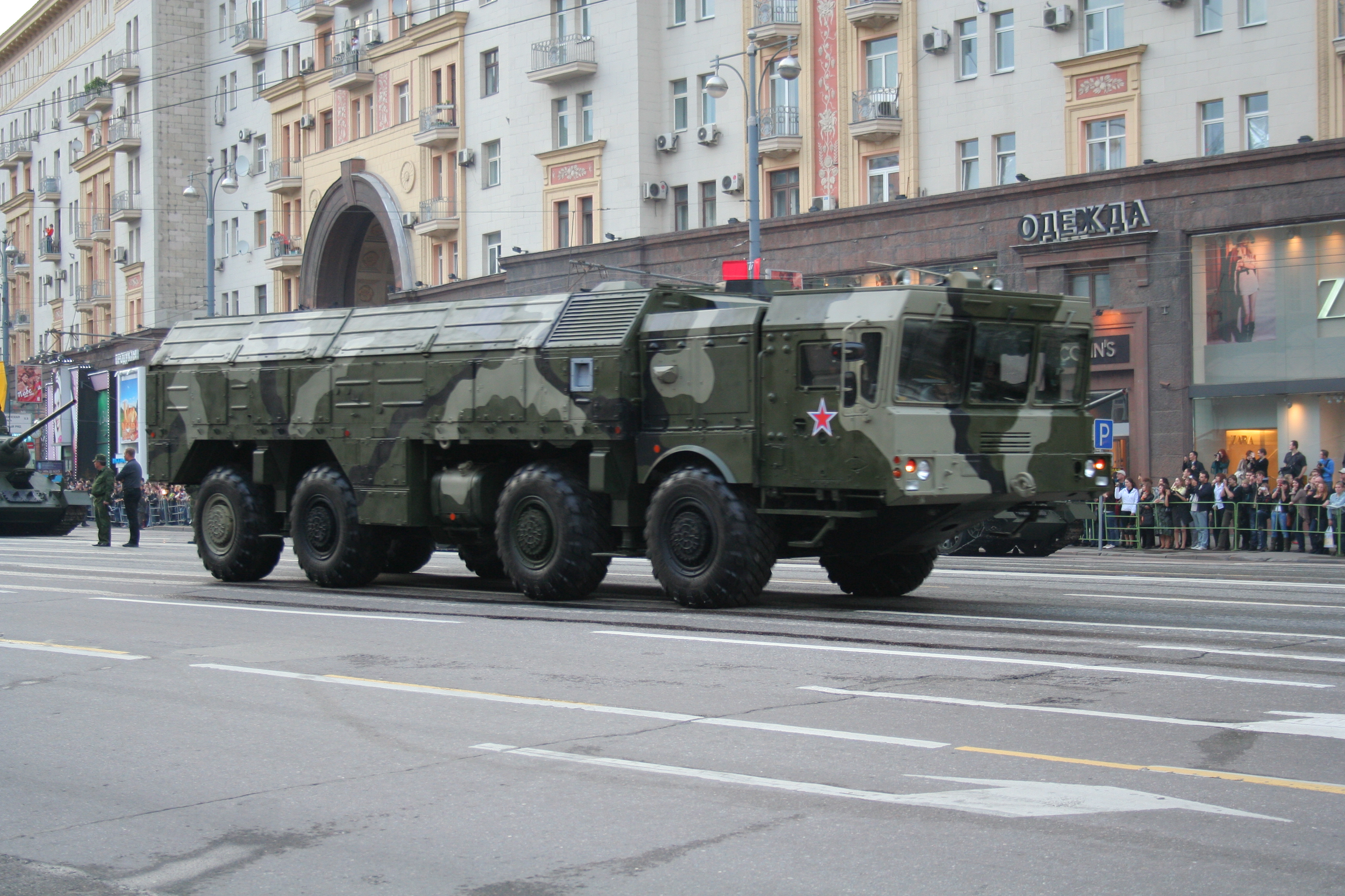 Oroszország atomtöltet kilövésére alkalmas rakétákat visz a kalinyingrádi területre