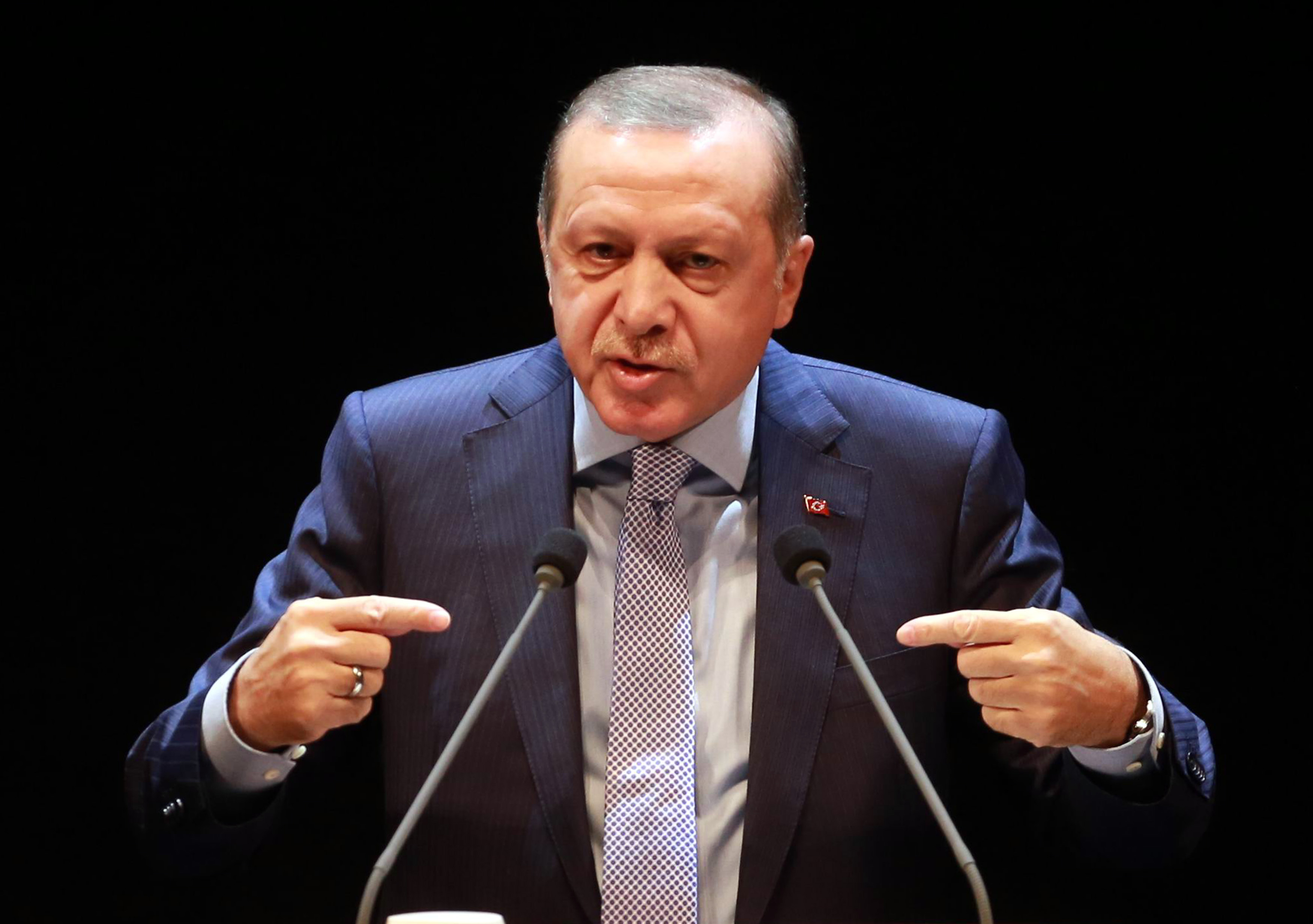 Törökország nem engedi vissza a holland nagykövetet az országba