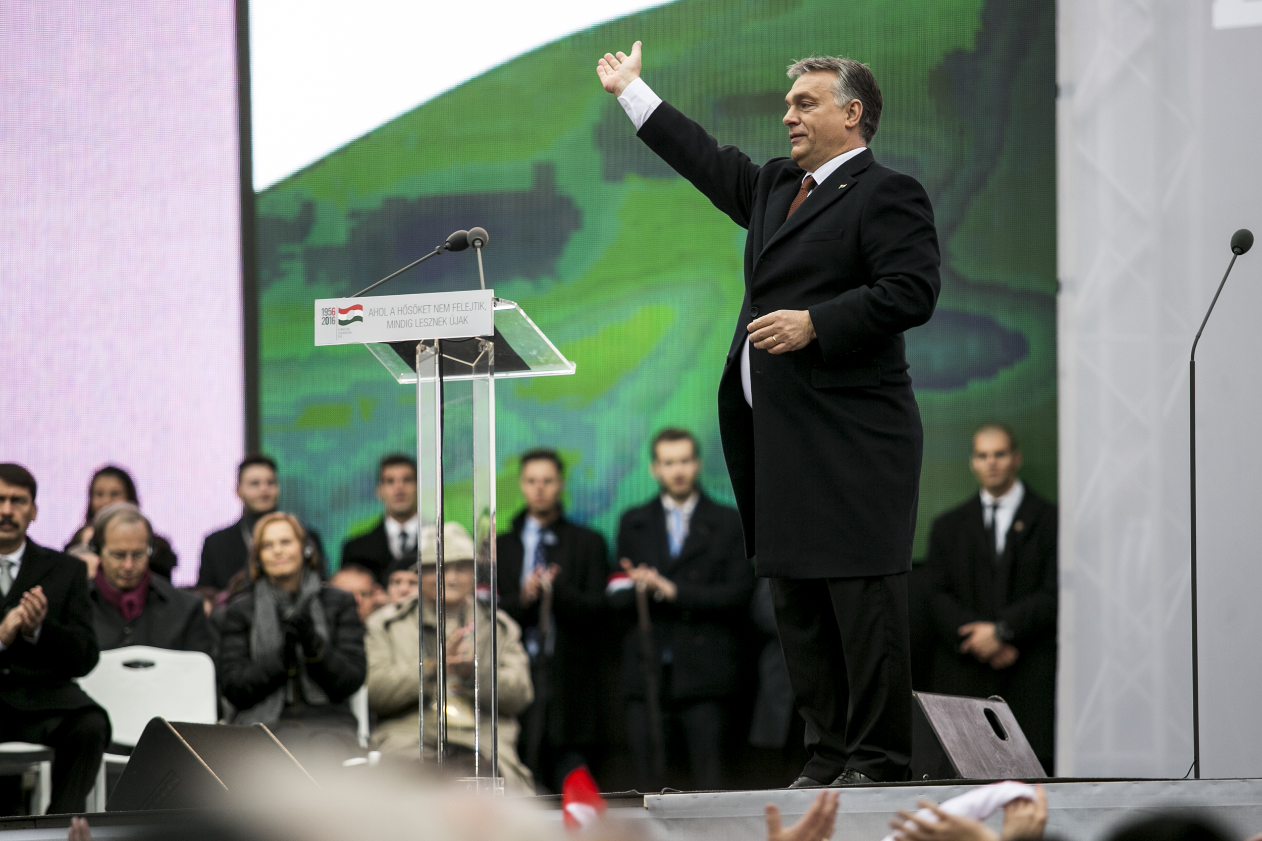 Hol fütyülhetik ki Orbánt azok, akik nem a nemzeti ünnepeket sípolnák szét?