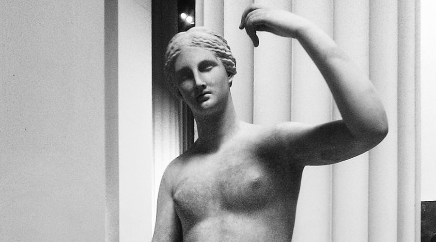 Egy vállalati bulin serénykedő pincér letörte a kétezer éves Vénusz szobor hüvelykujját