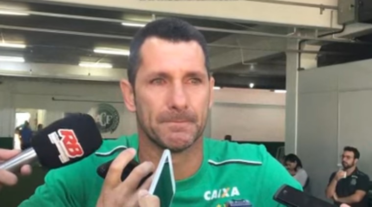 Sírva vonult vissza a brazil kapus, aki végül lemaradt arról a repülőgépről, ami lezuhant a fedélzetén a focicsapat játékosaival