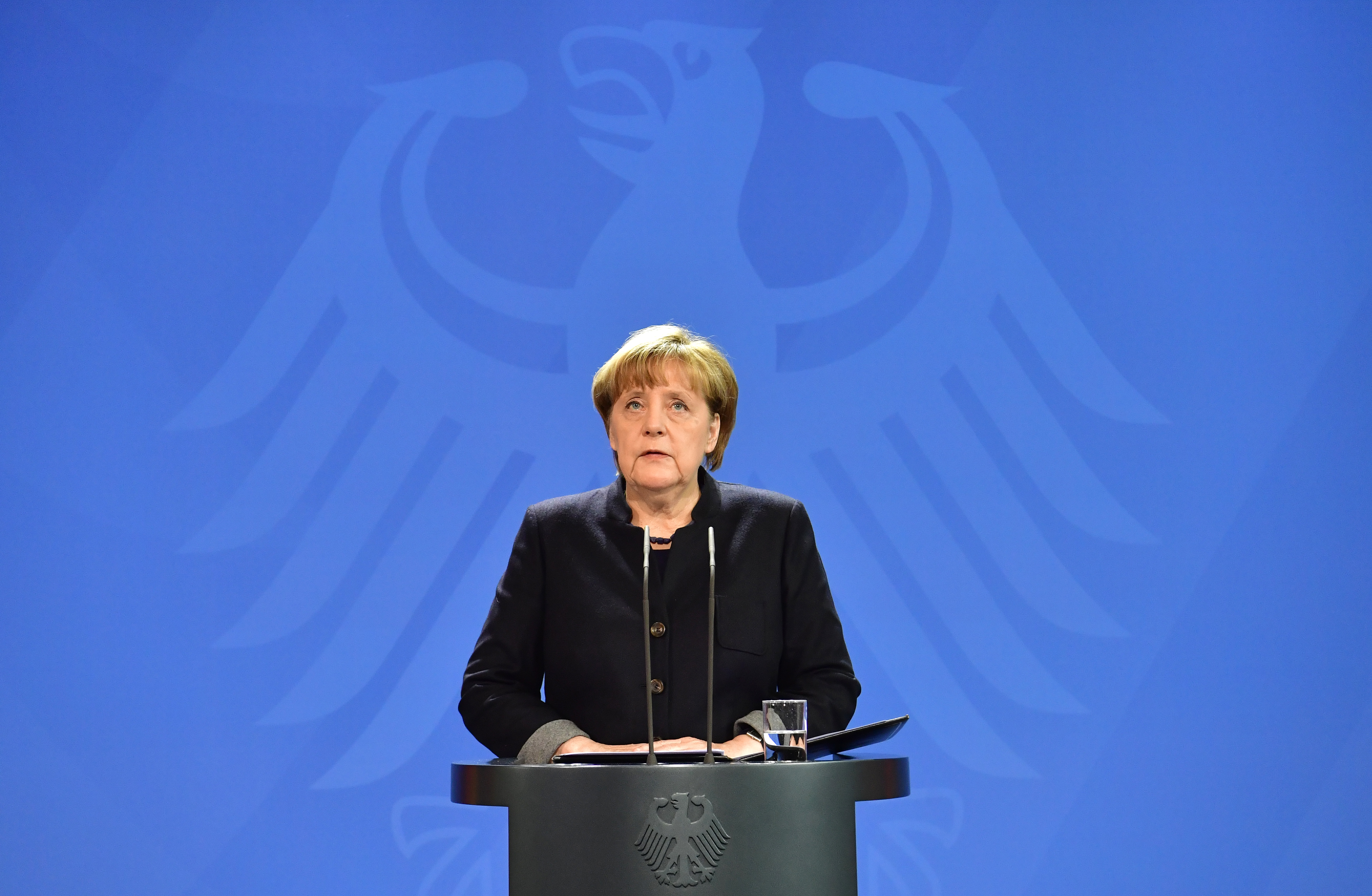 Merkel: Egyesek a parlamenti demokráciáról is a valóságot eltorzító képet festenek