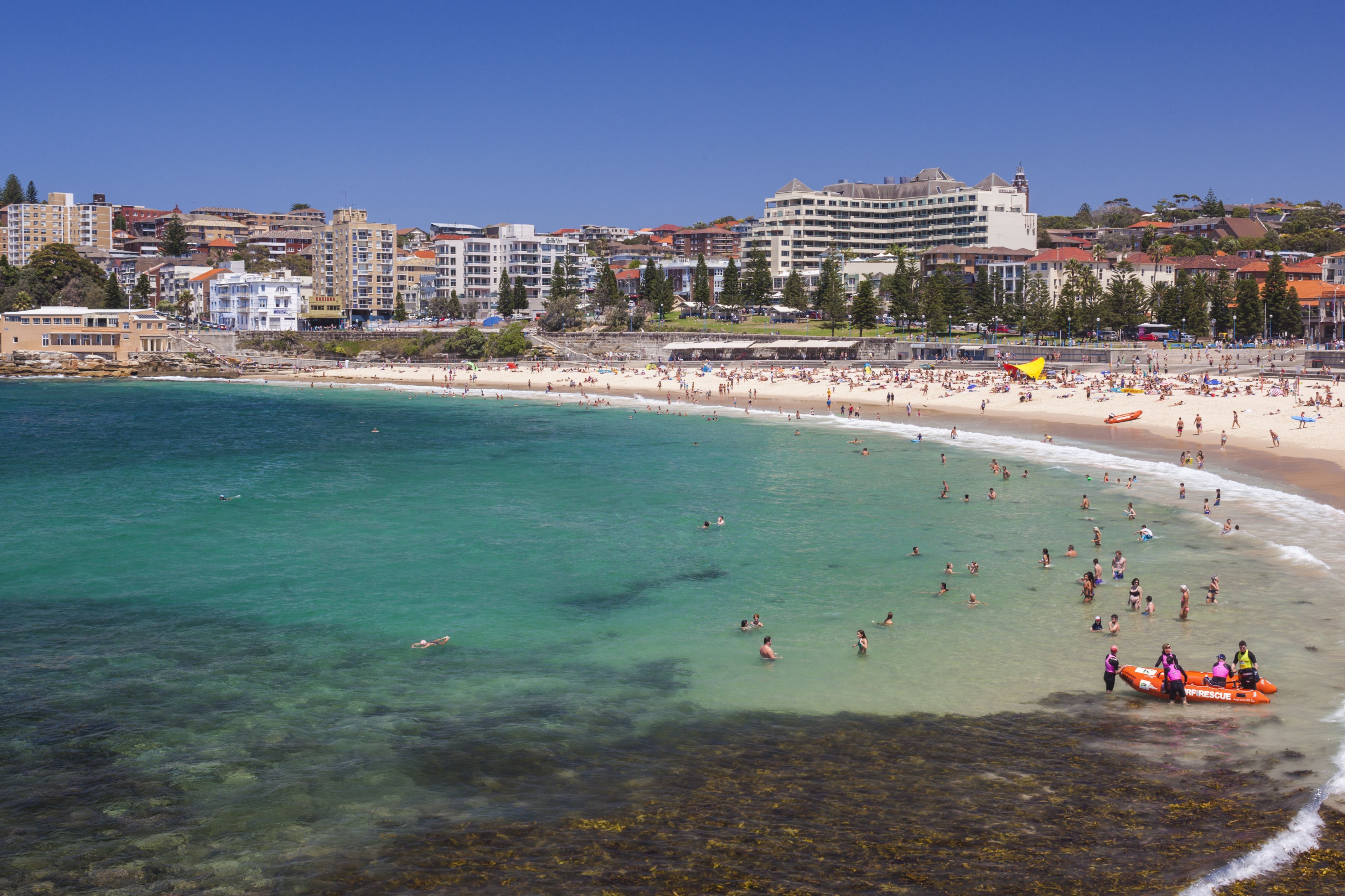 Egy elszabadult karácsonyi buli miatt egész nyárra betiltották a piálást az egyik legnépszerűbb ausztrál strandon